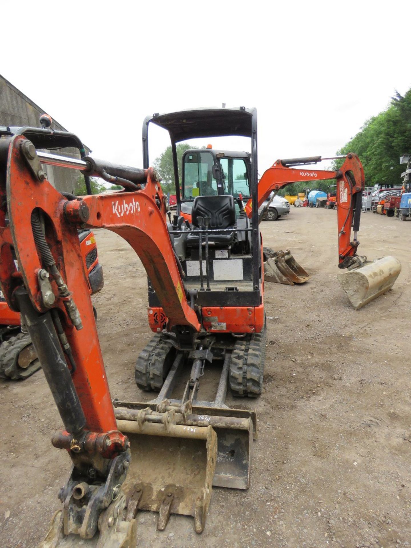 KUBOTA KX015-4 1.5TONNE MINI DIGGER, YEAR 2015 BUILD. SUPPLIED WITH 3 X BUCKETS AS SHOWN, QUICK - Image 2 of 12