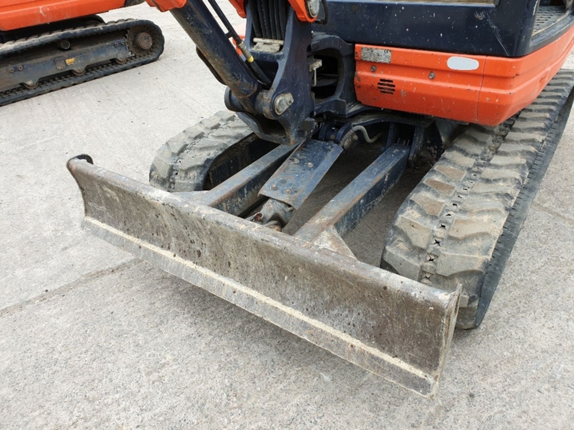 2015 KUBOTA KX61-3 MINI DIGGER, PIPED, BLADE, OFFSET BOOM, RUBBER TRACKS, RED KEY, 3 BUCKETS, SN: - Image 5 of 9