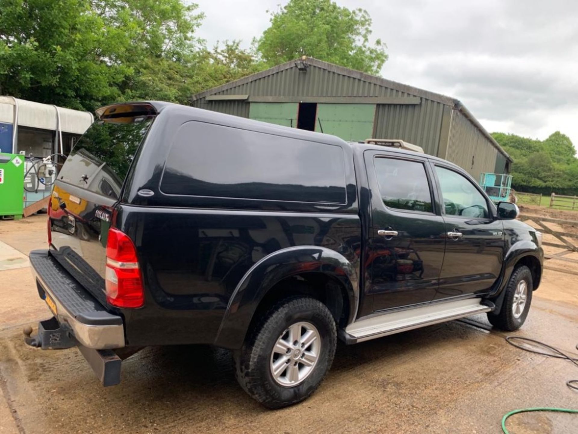 TOYOTA HILUX ICON DOUBLE CAB PICKUP - Image 3 of 5