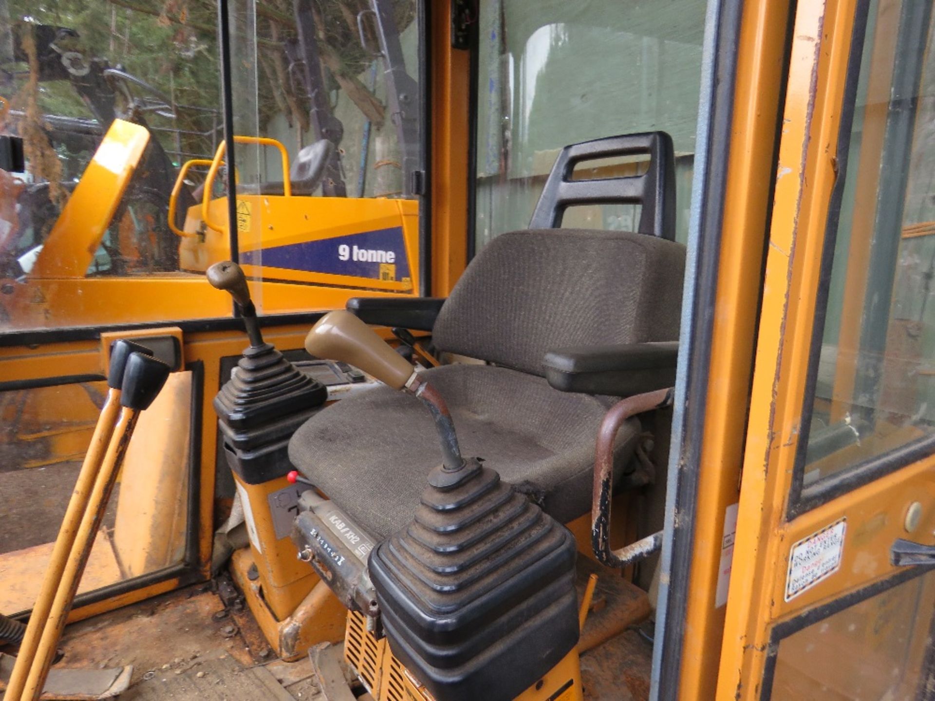 Case 2.8tonne mini digger 1NO. BUCKET SN: GCK2855956 WHEN TESTED WAS SEEN TO DRIVE, SLEW AND DIG - Image 4 of 7