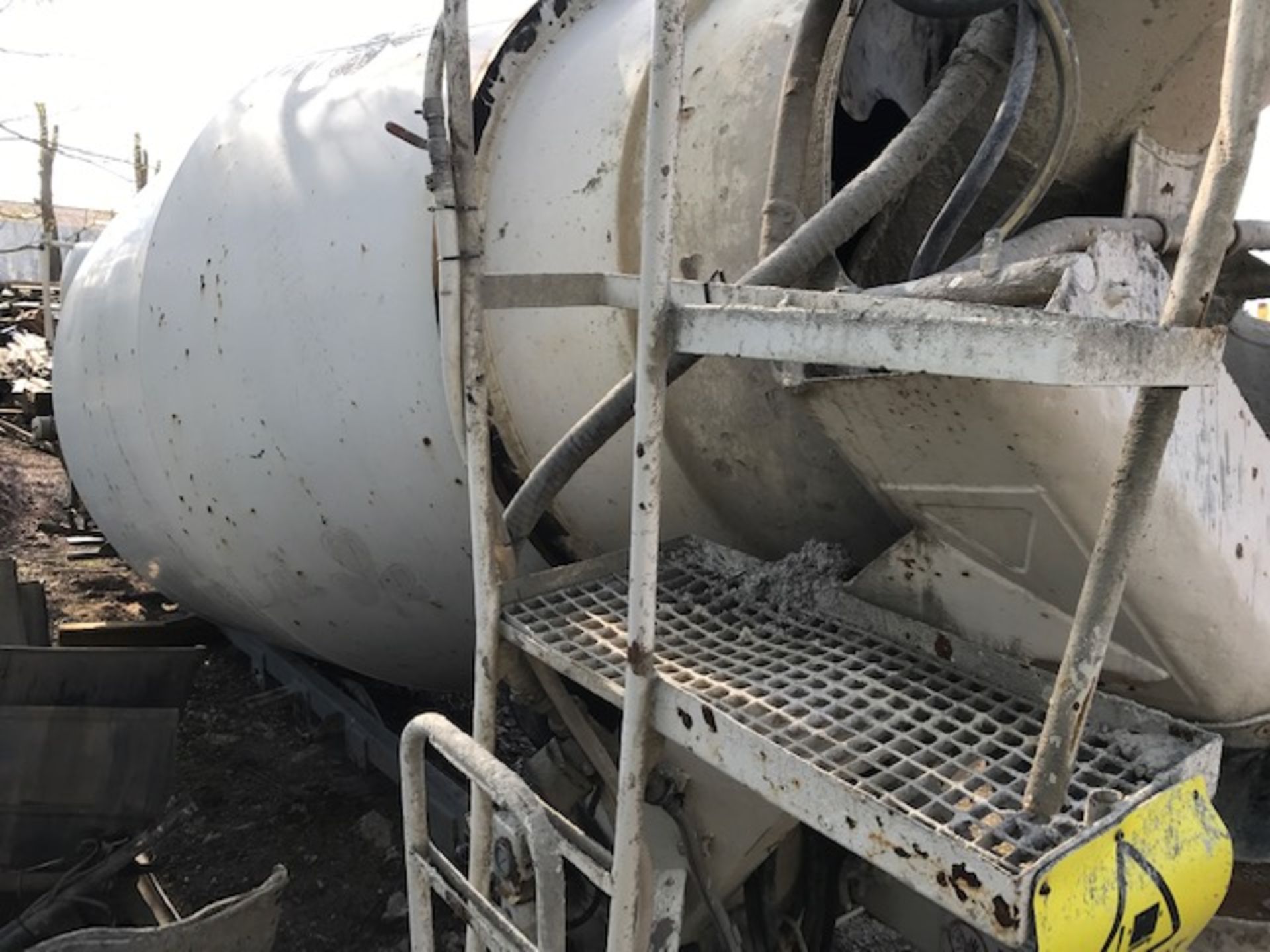 MIXER BODY FOR 6 WHEEL LORRY RECENTLY REMOVED - Image 2 of 9