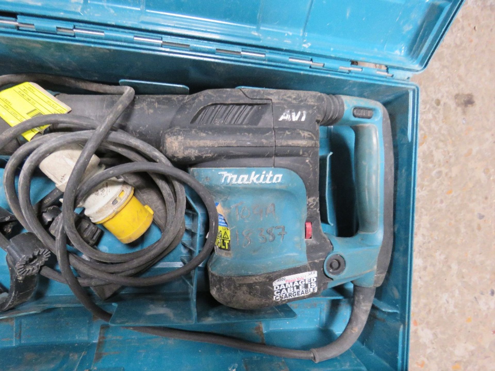 2X MAKITA AVT SMALL SIZED 110VOLT BREAKER DRILLS - Image 2 of 3