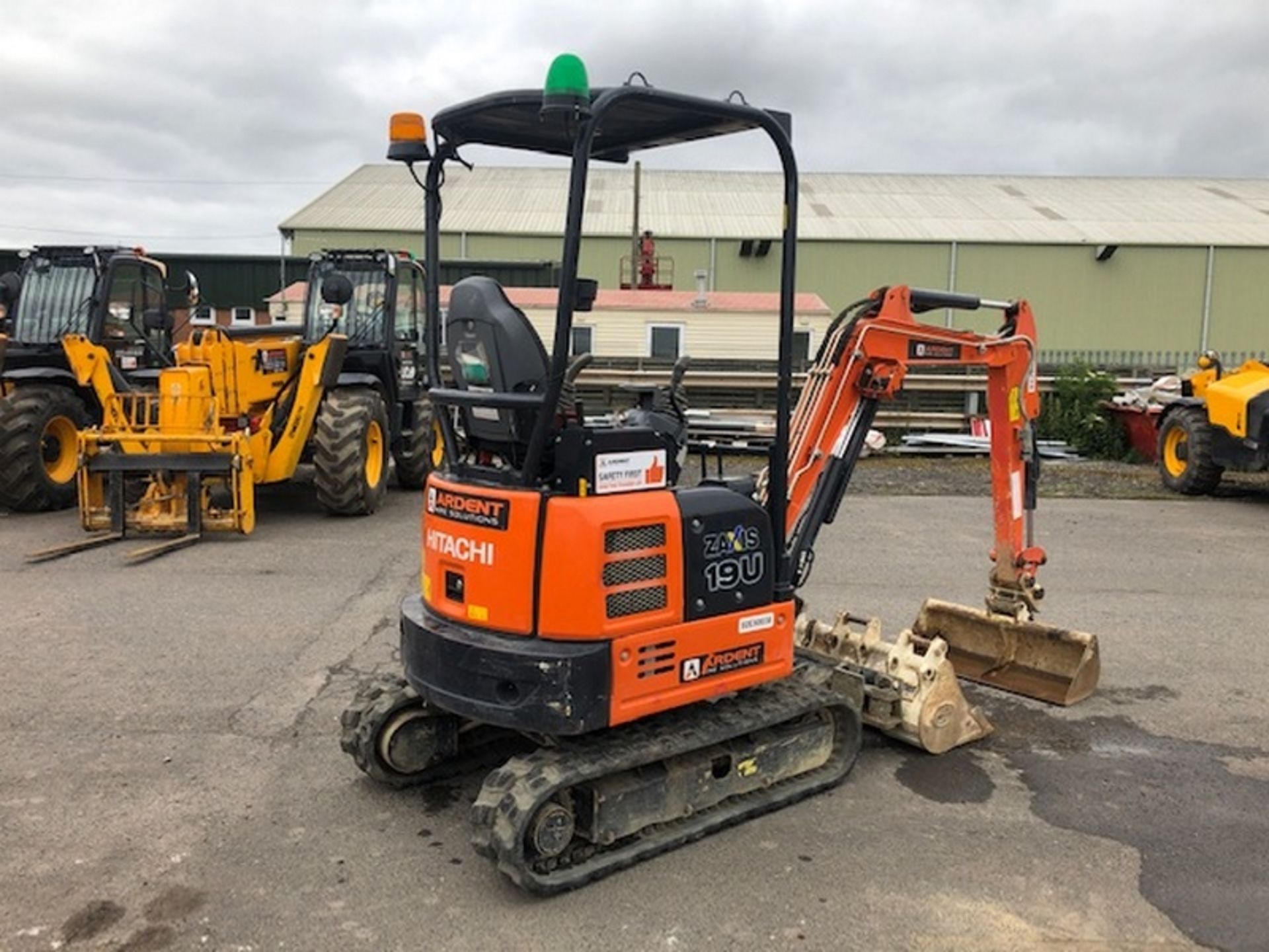 2017 HITACHI ZX19U-5A MINI DIGGER, PIPED, Q/H BLADE, OFFSET BOOM, RUBBER TRACKS, COMPLETE WITH 4 - Image 3 of 13