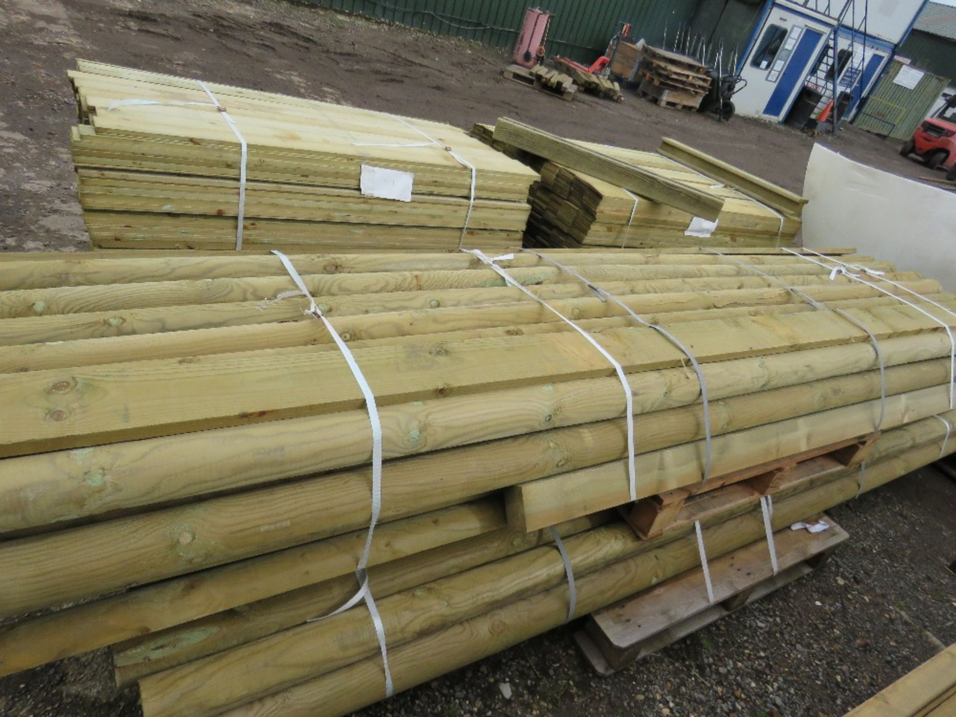 2 X BUNDLES OF ROUND TIMBER POSTS AND SOME OTHER TIMBERS @ 3.6METRES - Image 3 of 4