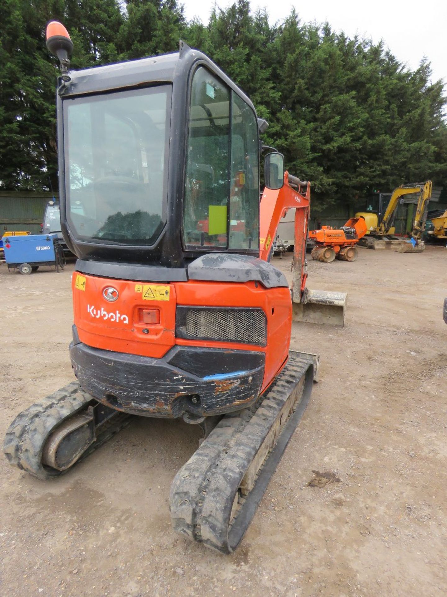 KUBOTA U27 ZERO TAIL SWING 2.7 TONNE TRACKED EXCAVATOR, YEAR 2014 BUILD. SUPPLIED WITH 3 X BUCKETS - Image 7 of 18