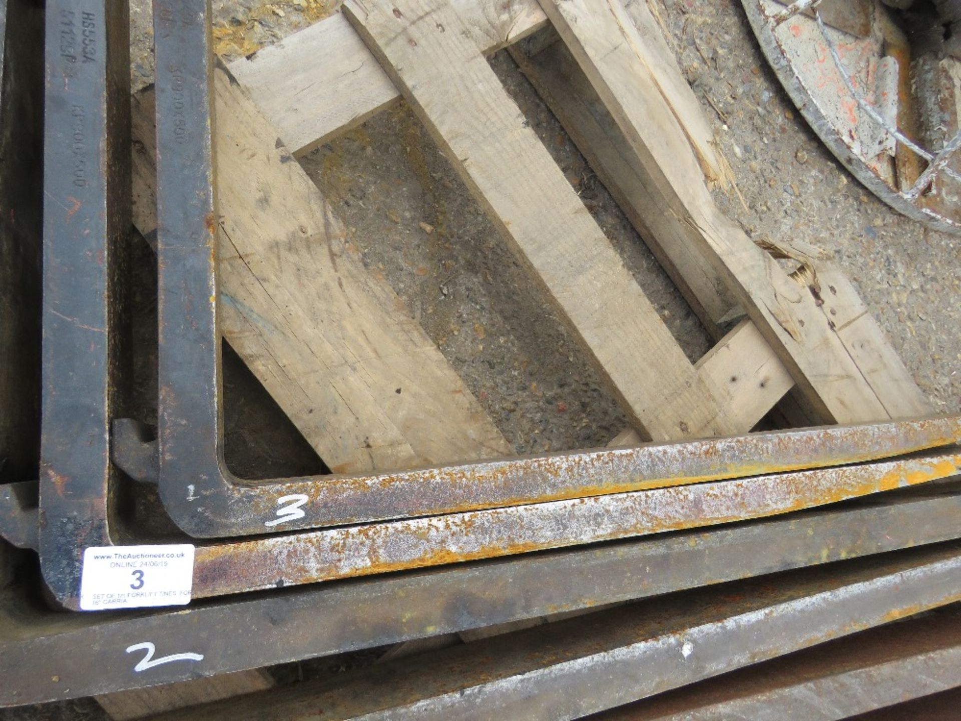 SET OF 1m FORKLIFT TINES FOR 16" CARRIAGE, UNTESTED - Image 2 of 2