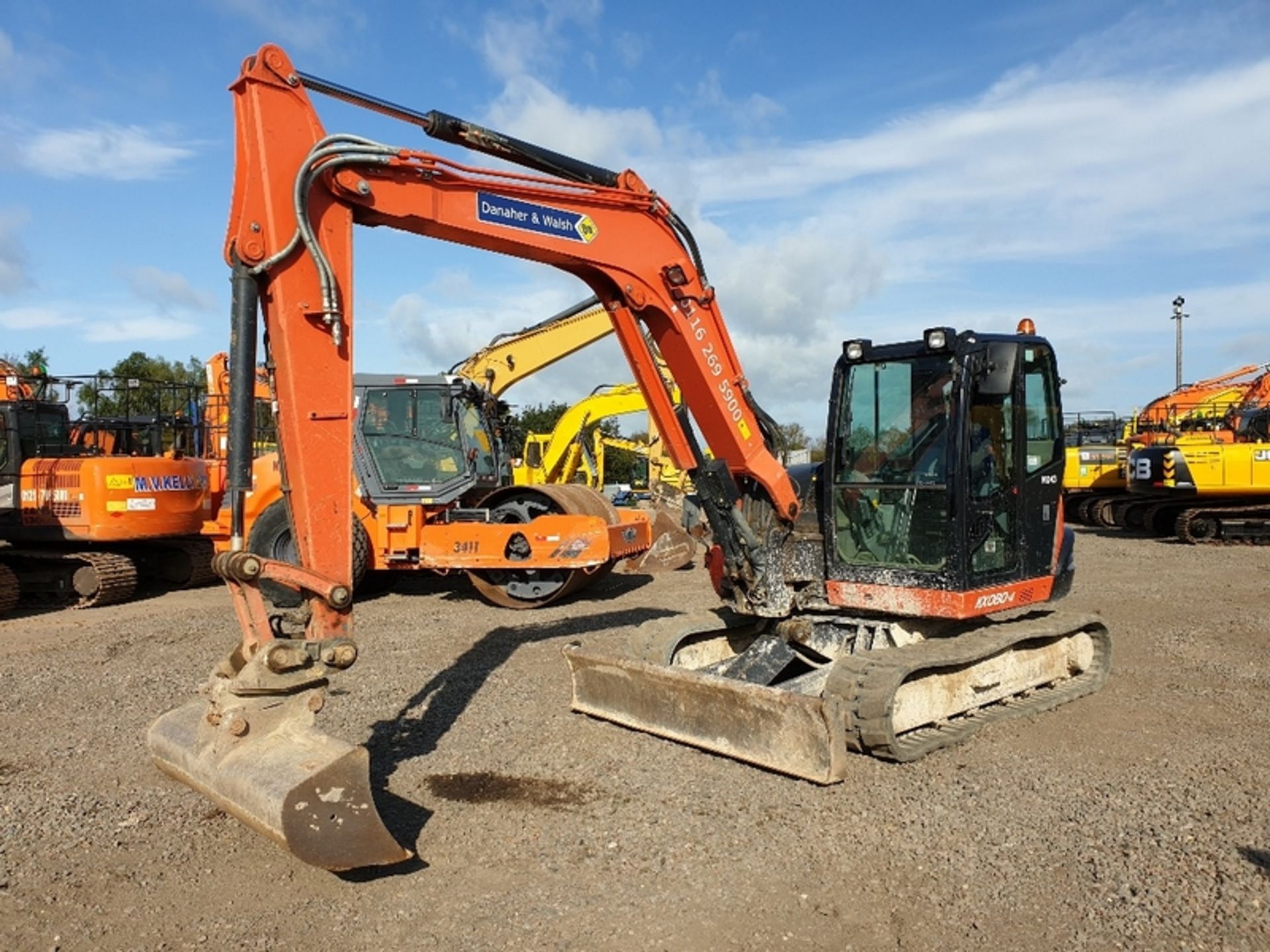 2015 KUBOTA KX080-4 EXCAVATOR, Q/H, BLADE, OFFSET BOOM, RUBBER TRACKS, RED KEY, 2 PIPE HYDRAULICS, - Image 2 of 11