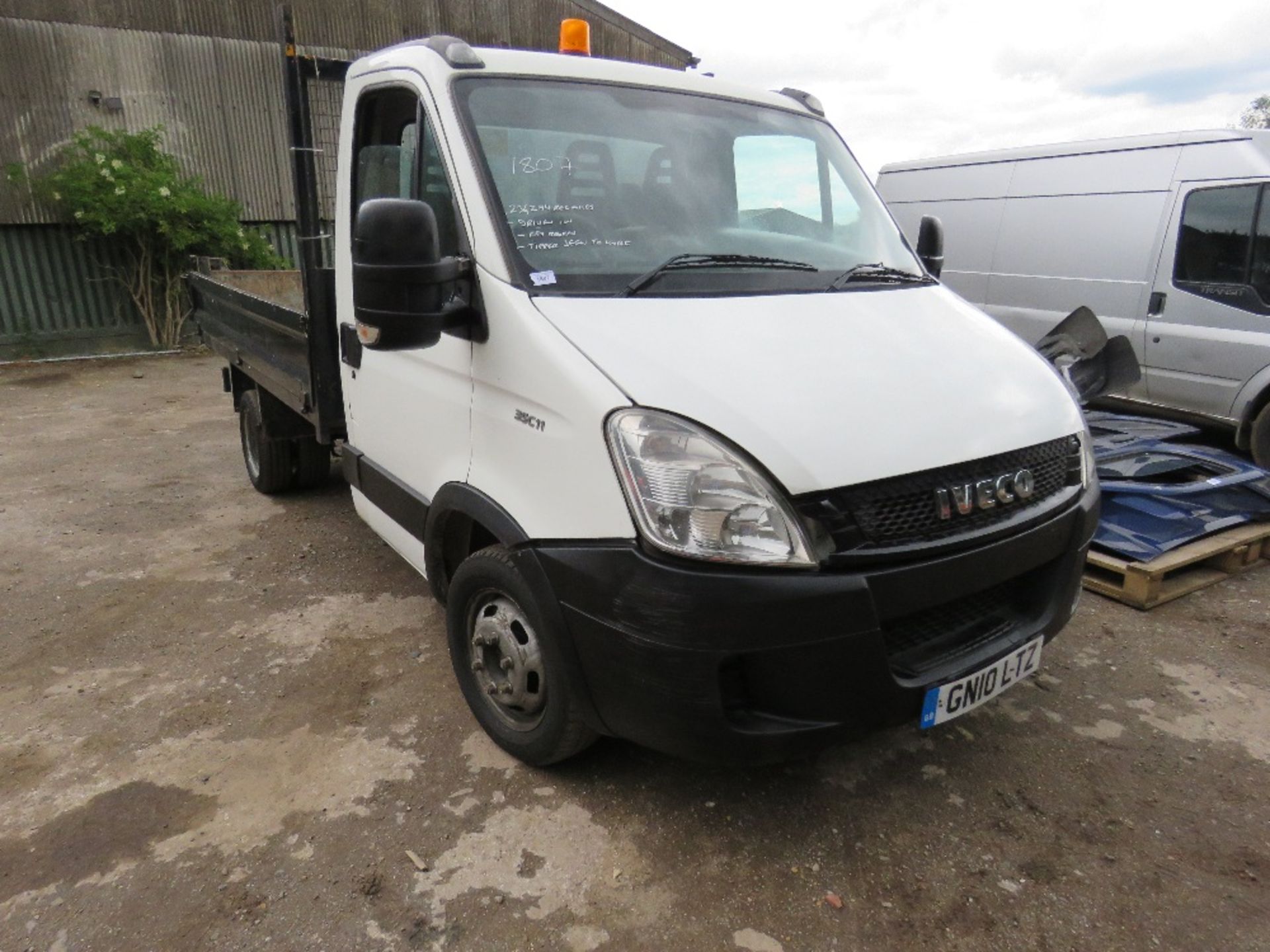 IVECO 35C11 TIPPER TRUCK. REG:GN10 LTZ, LONG TEST, KEY HAS BEEN PREVIOUSLY BROKEN BUT FUNCTIONAL.