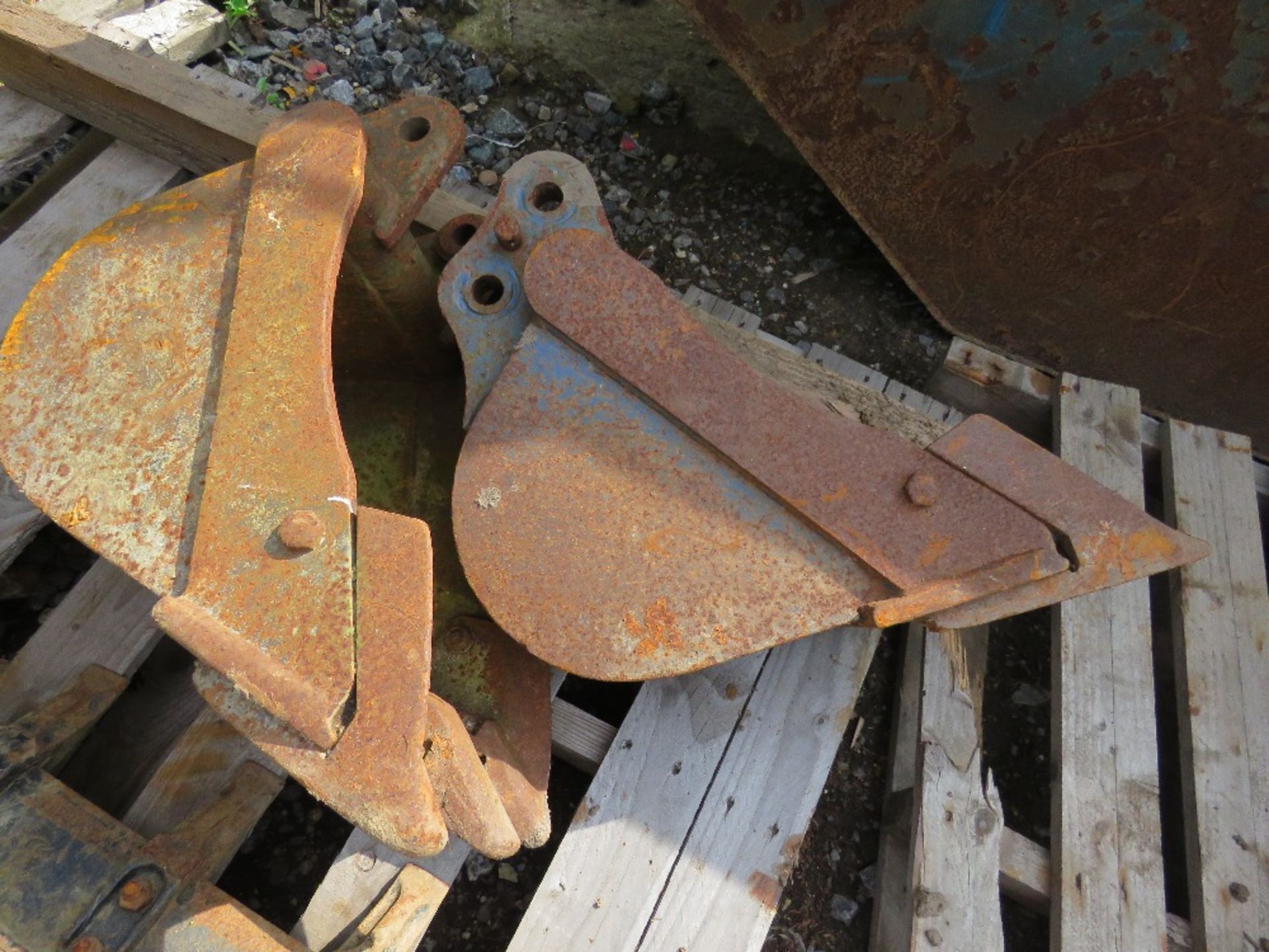 PALLET CONTAINING 5X ASSORTED MINIDIGGER BUCKETS - Image 3 of 4