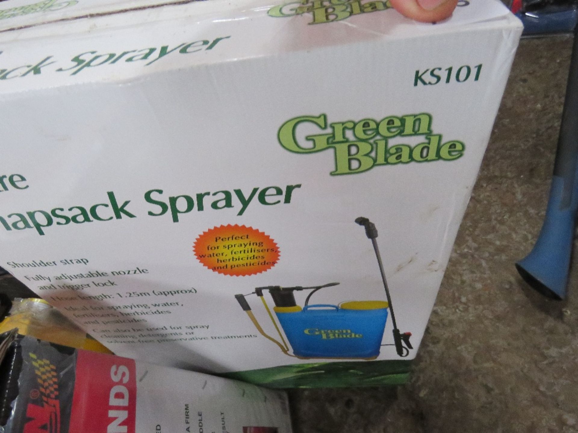 KNAPSACK SPRAYER IN BOX