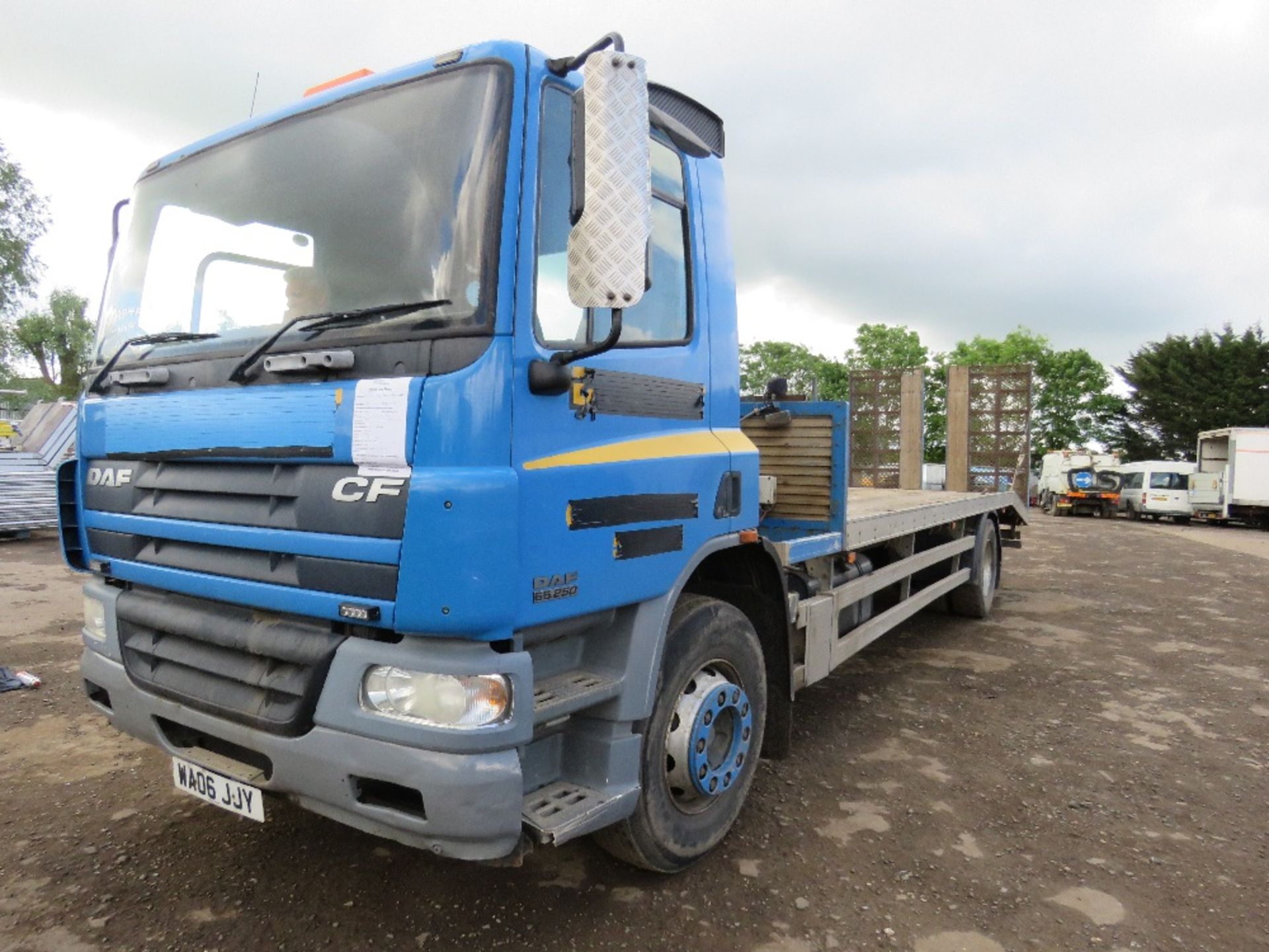 DAF CF 65.250 4x2 BEAVERTAIL PLANT LORRY REG:WA06 JJY, WITH V5 WHEN TESTED WAS SEEN TO DRIVE, - Image 3 of 15