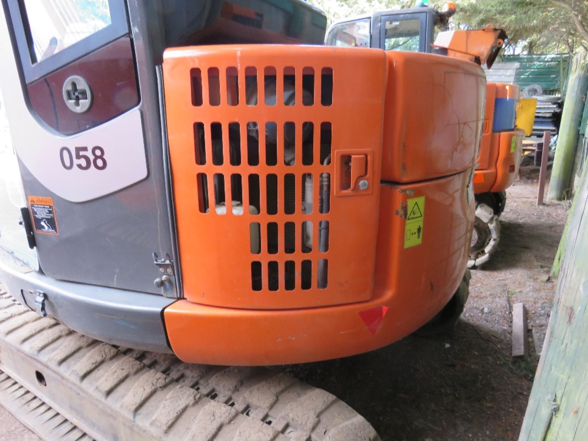 HITACHI ZAXIS 85-3 USB LC 8.5TONNE EXCAVATOR WITH 1NO. BUCKET, 8849 REC HRS, YEAR 2012, SN: - Image 7 of 7