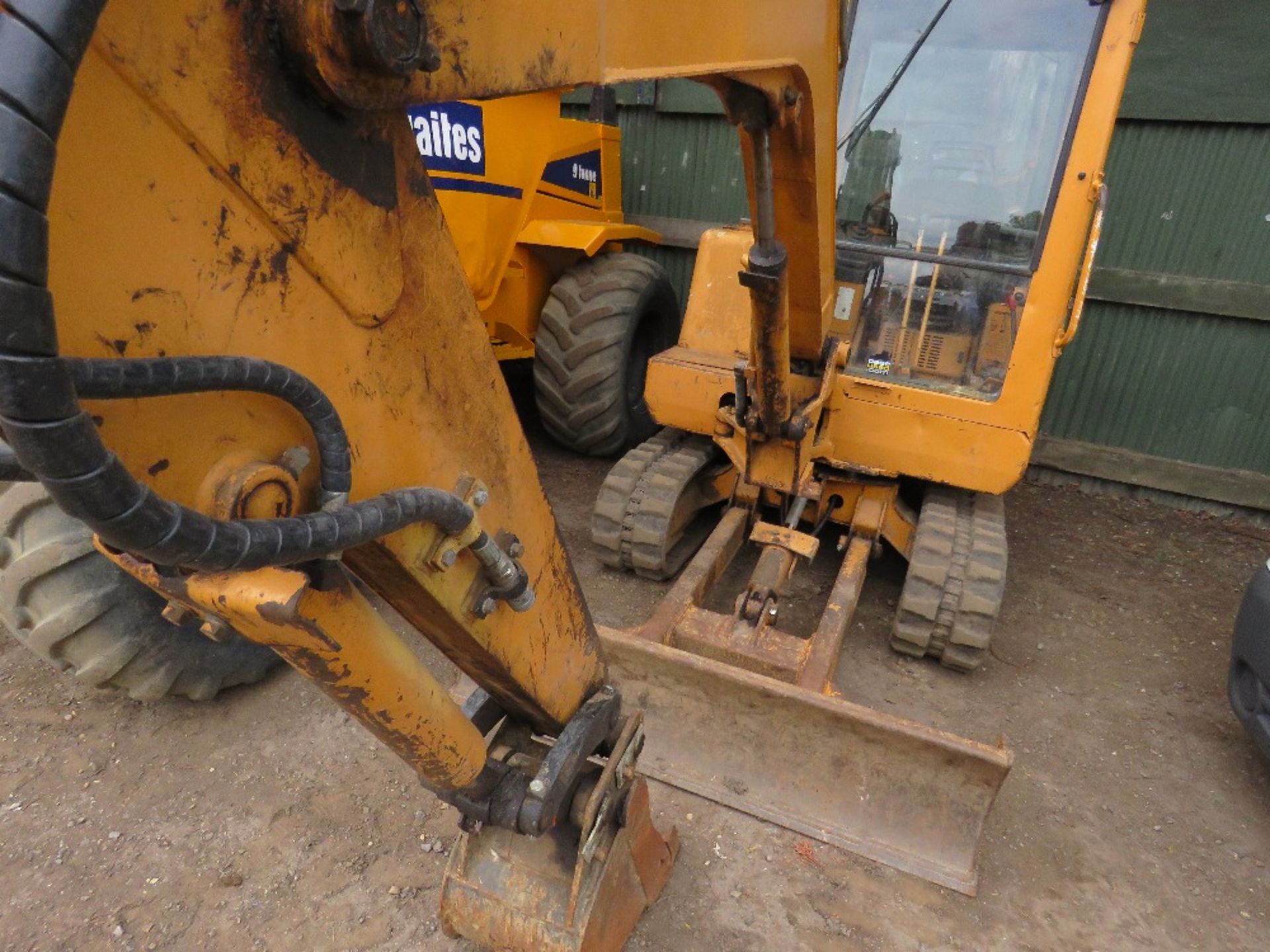 Case 2.8tonne mini digger 1NO. BUCKET SN: GCK2855956 WHEN TESTED WAS SEEN TO DRIVE, SLEW AND DIG - Image 2 of 7