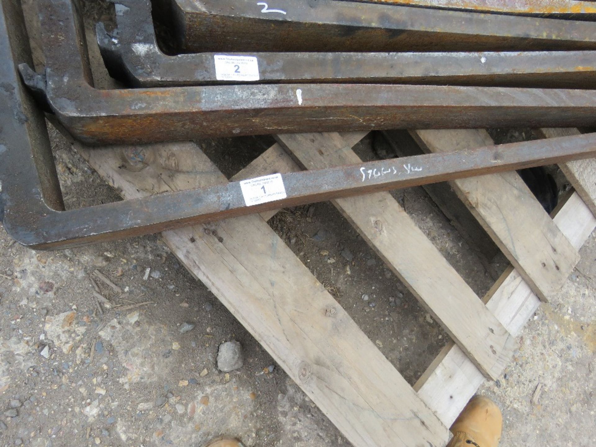 PAIR OF 1.8m FORKLIFT TINES FOR 16" CARRIAGE, UNTESTED - Image 2 of 2