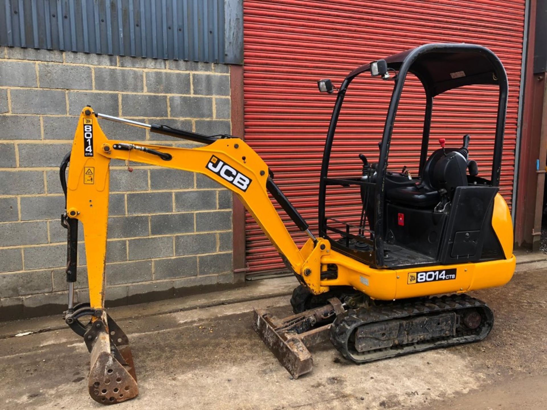 JCB 801-4 MINI DIGGER, YEAR 2016 BUILD, WITH ONE BUCKET. . 1025 RECORDED HOURS.WHEN TESTED WAS - Image 3 of 4