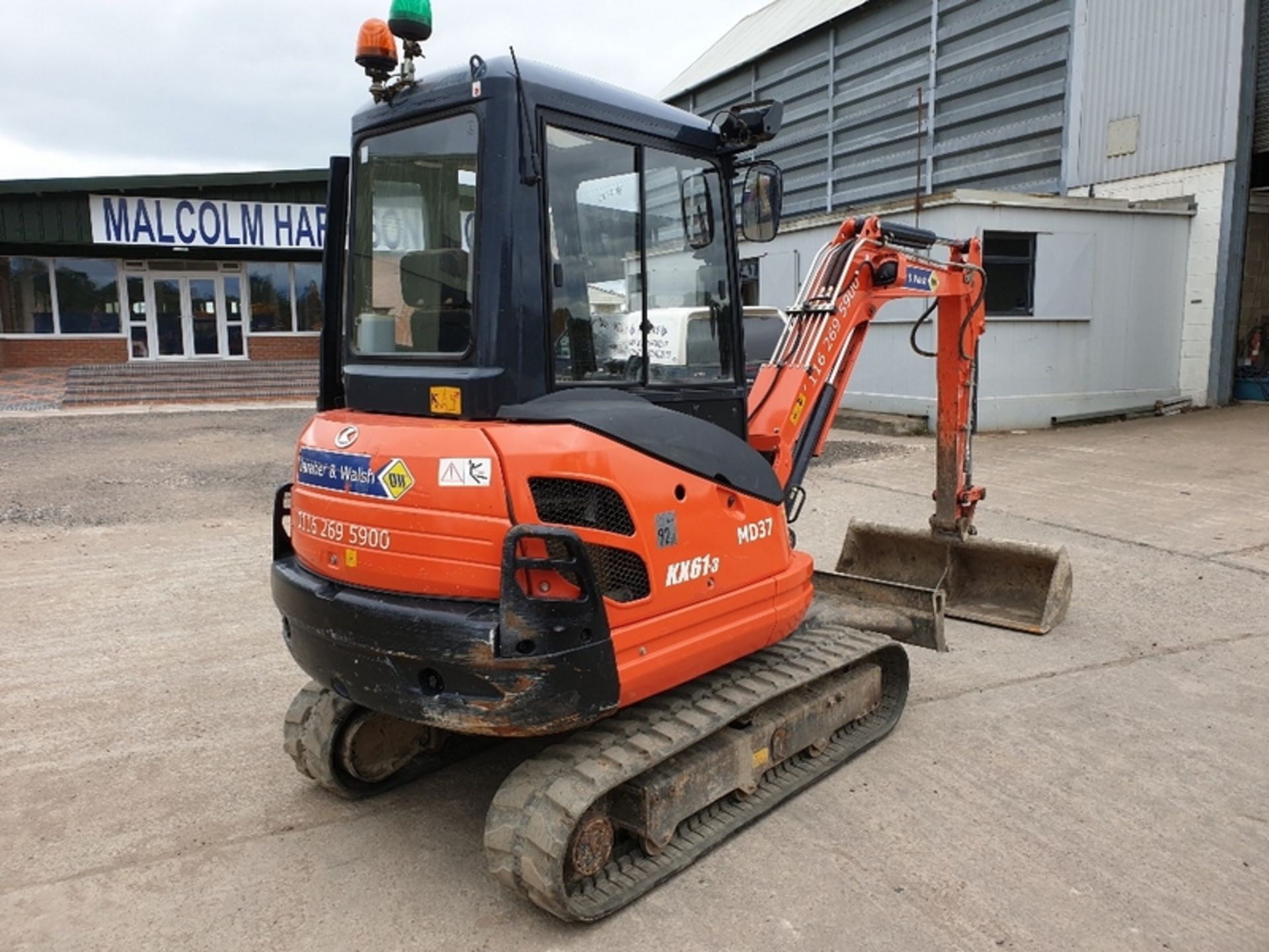 2015 KUBOTA KX61-3 MINI DIGGER, PIPED, BLADE, OFFSET BOOM, RUBBER TRACKS, RED KEY, 3 BUCKETS, SN: - Image 4 of 9