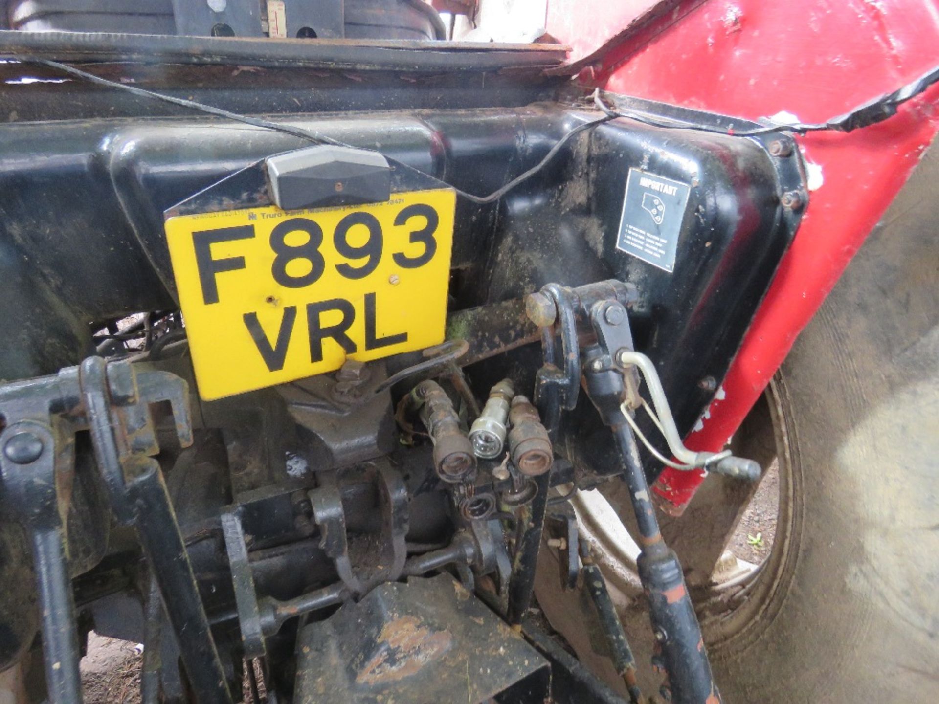 Case 885 4wd tractor c/w loader REG:F893 VRL LOG BOOK TO APPLY FOR WHEN TESTED WAS SEEN TO RUN, - Image 6 of 8