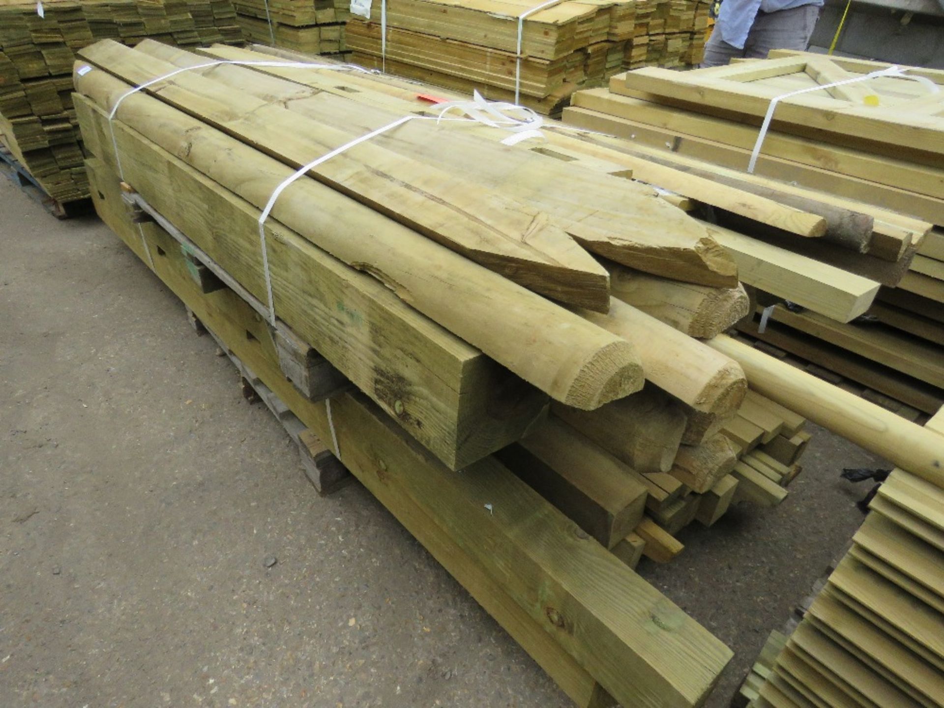 PALLET OF POSTS AND RAILS AND ASSORTED TIMBER