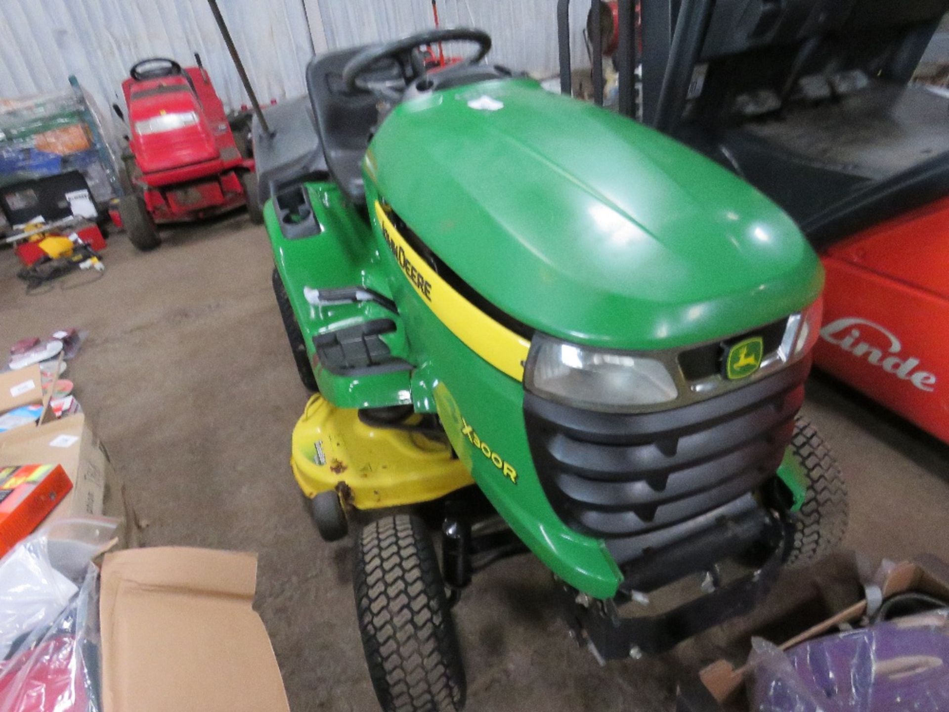 JOHN DEERE X300R RIDE ON MOWER C/W COLLECTOR