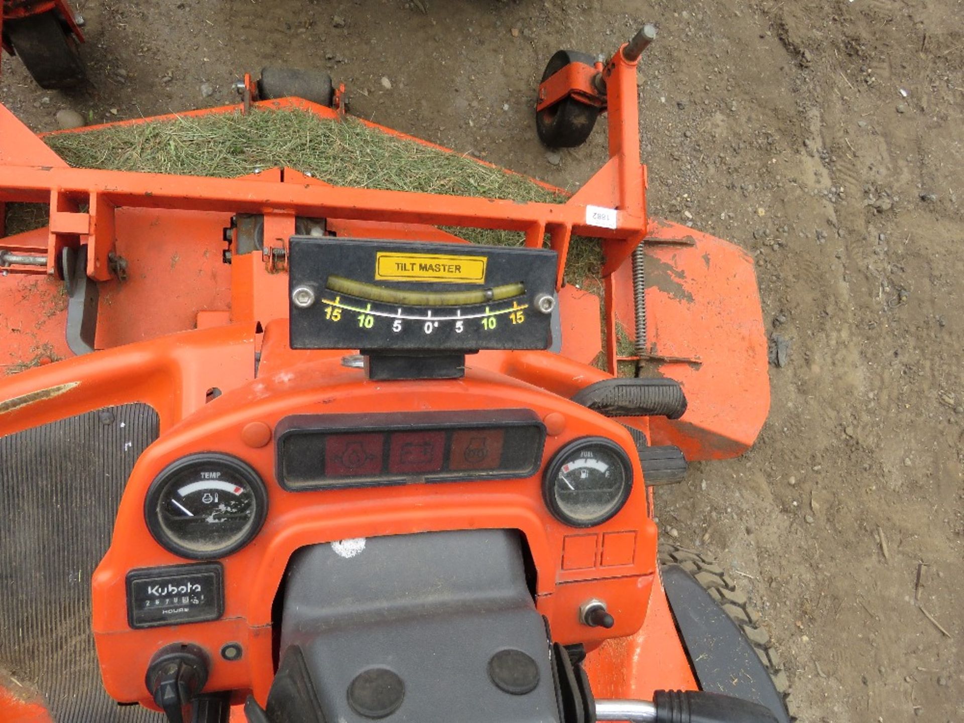 KUBOTA F2880 RIDE ON MOWER WITH OUT FRONT ROTARY DECK, YEAR 2014, 2670REC HRS REG:SF14 HXM WHEN - Image 7 of 8
