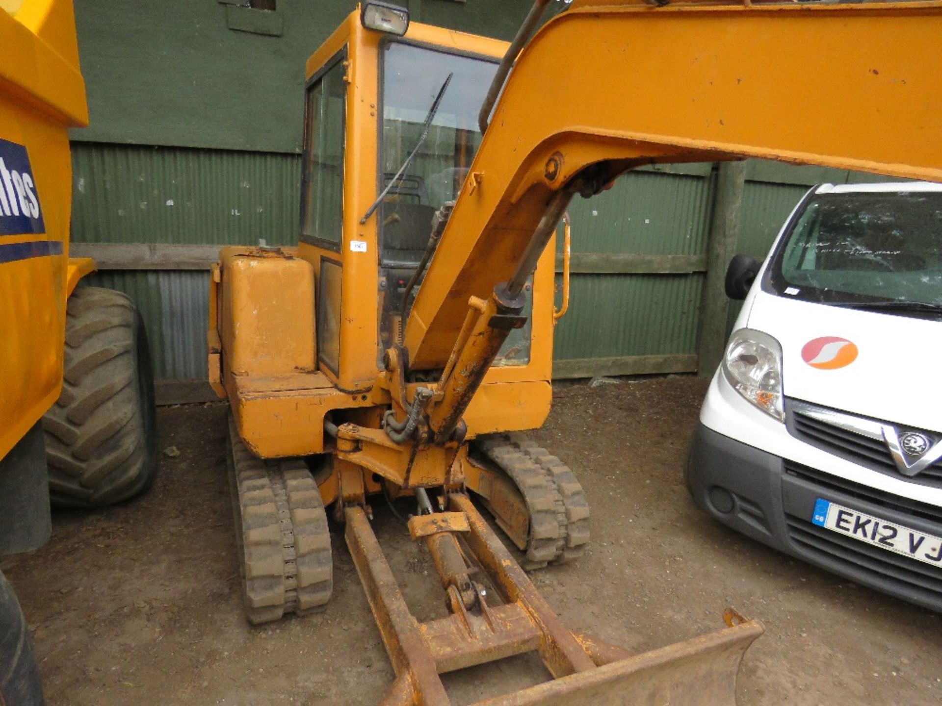 Case 2.8tonne mini digger 1NO. BUCKET SN: GCK2855956 WHEN TESTED WAS SEEN TO DRIVE, SLEW AND DIG