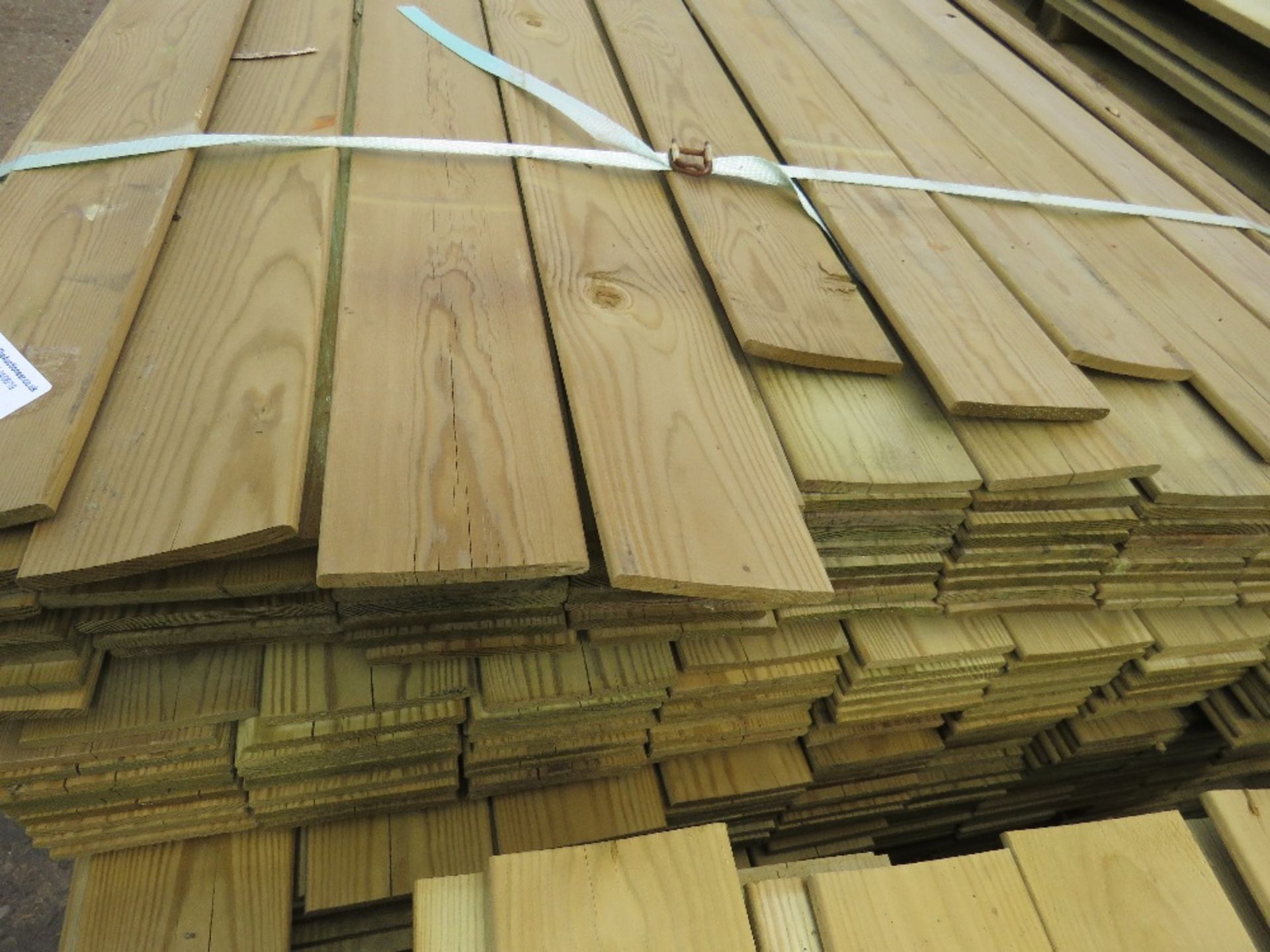 LARGE PACK OF MACHINED TIMBER FENCE CLADDING SLATS 1.75METRE LENGTH - Image 2 of 3