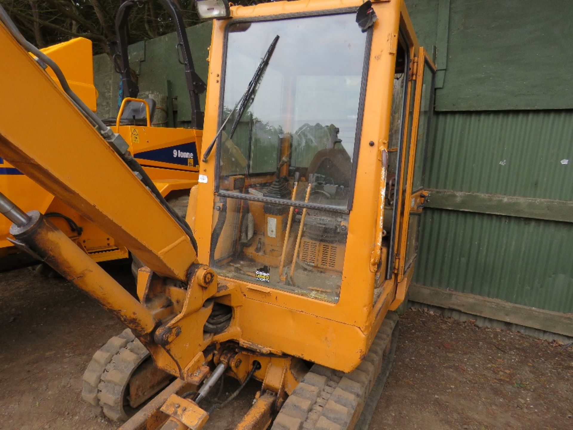 Case 2.8tonne mini digger 1NO. BUCKET SN: GCK2855956 WHEN TESTED WAS SEEN TO DRIVE, SLEW AND DIG - Image 3 of 7