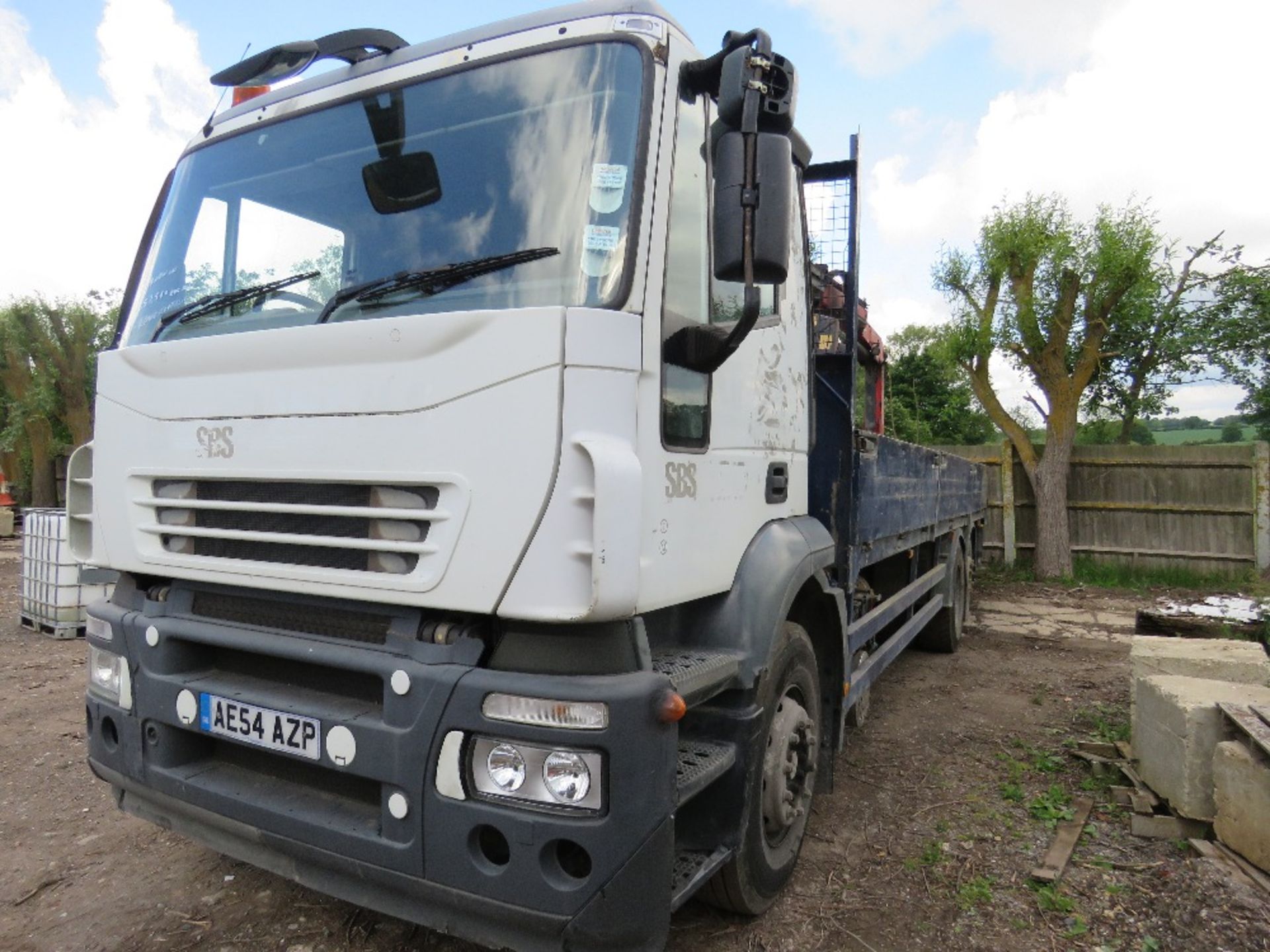 IVECO 6X2 DROP SIDE 26TONNE LORRY REG: AE54 AZP WITH REAR PALFINGER PK1200 CRANE AND BLOCK GRAB, - Image 13 of 14