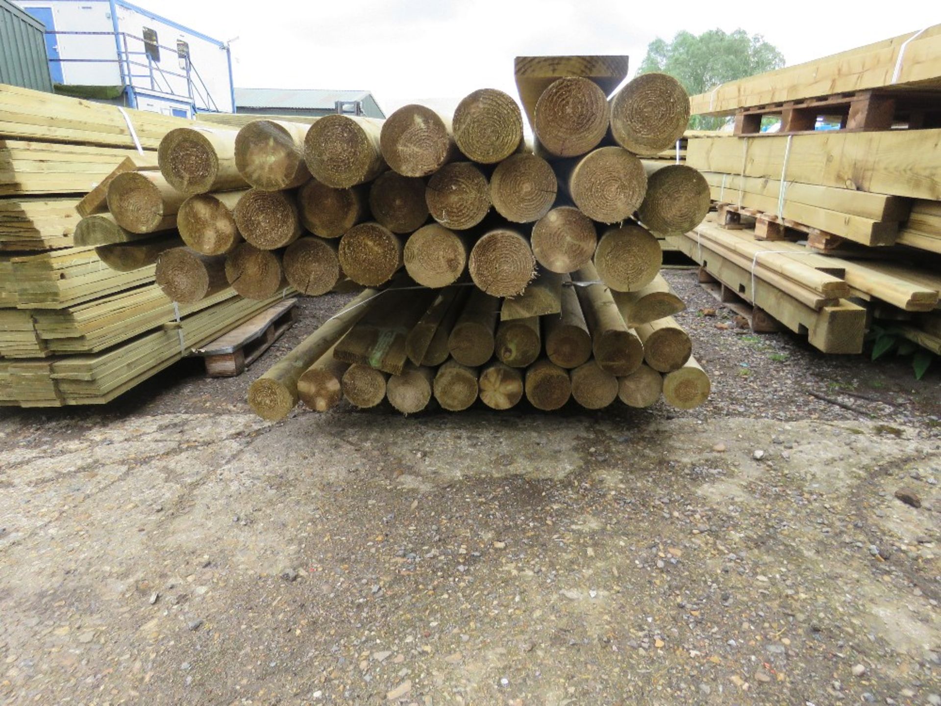 2 X BUNDLES OF ROUND TIMBER POSTS AND SOME OTHER TIMBERS @ 3.6METRES - Image 2 of 4