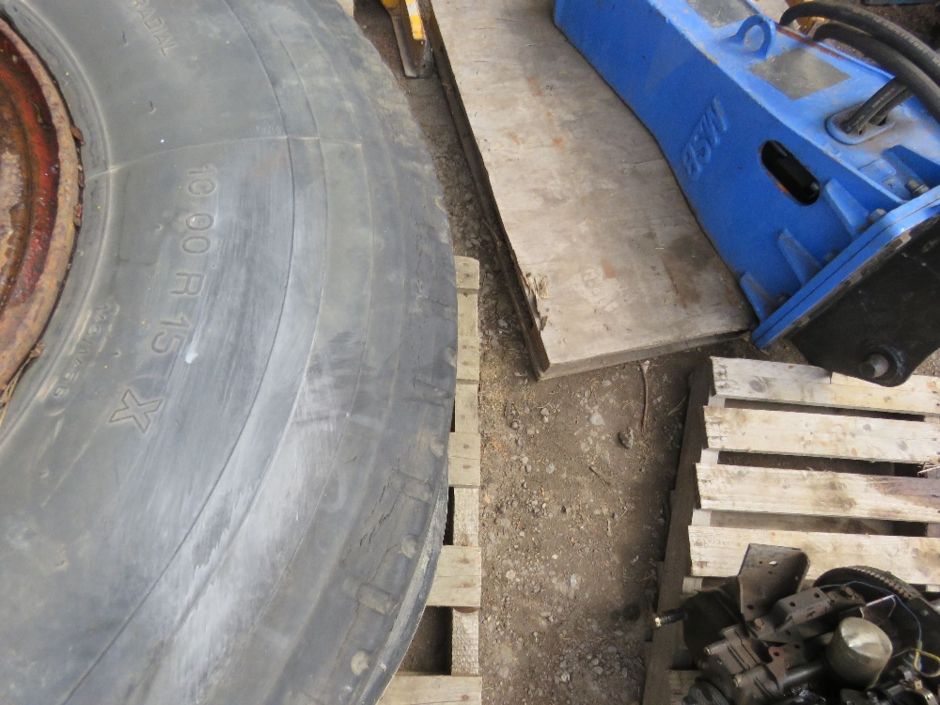 3no. Commercial wheels and tyres - Image 3 of 3