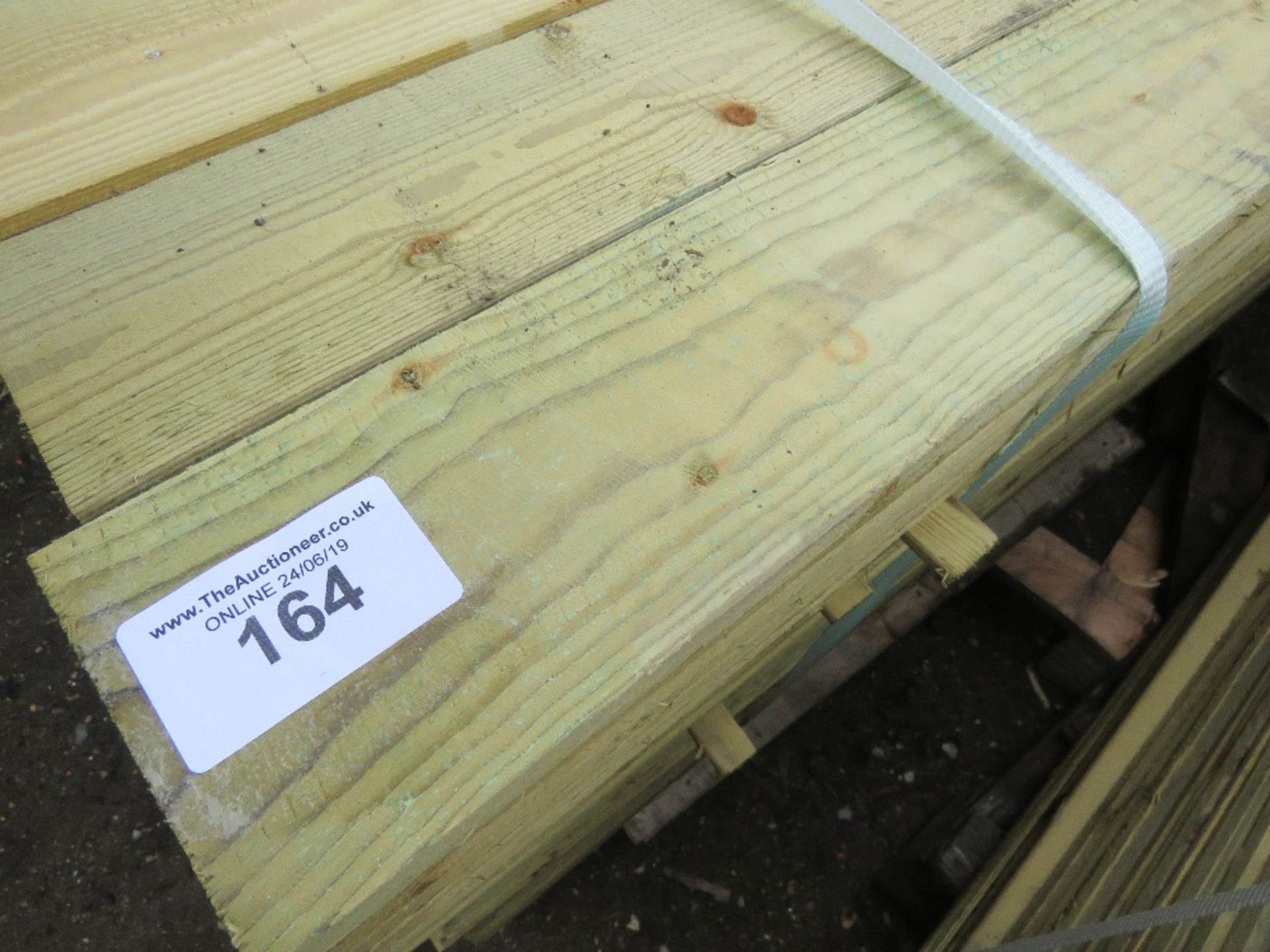 1X PACK OF FEATHER EDGE TIMBER CLADDING, 1.5M LENGTH X 10CM WIDTH - Image 3 of 3