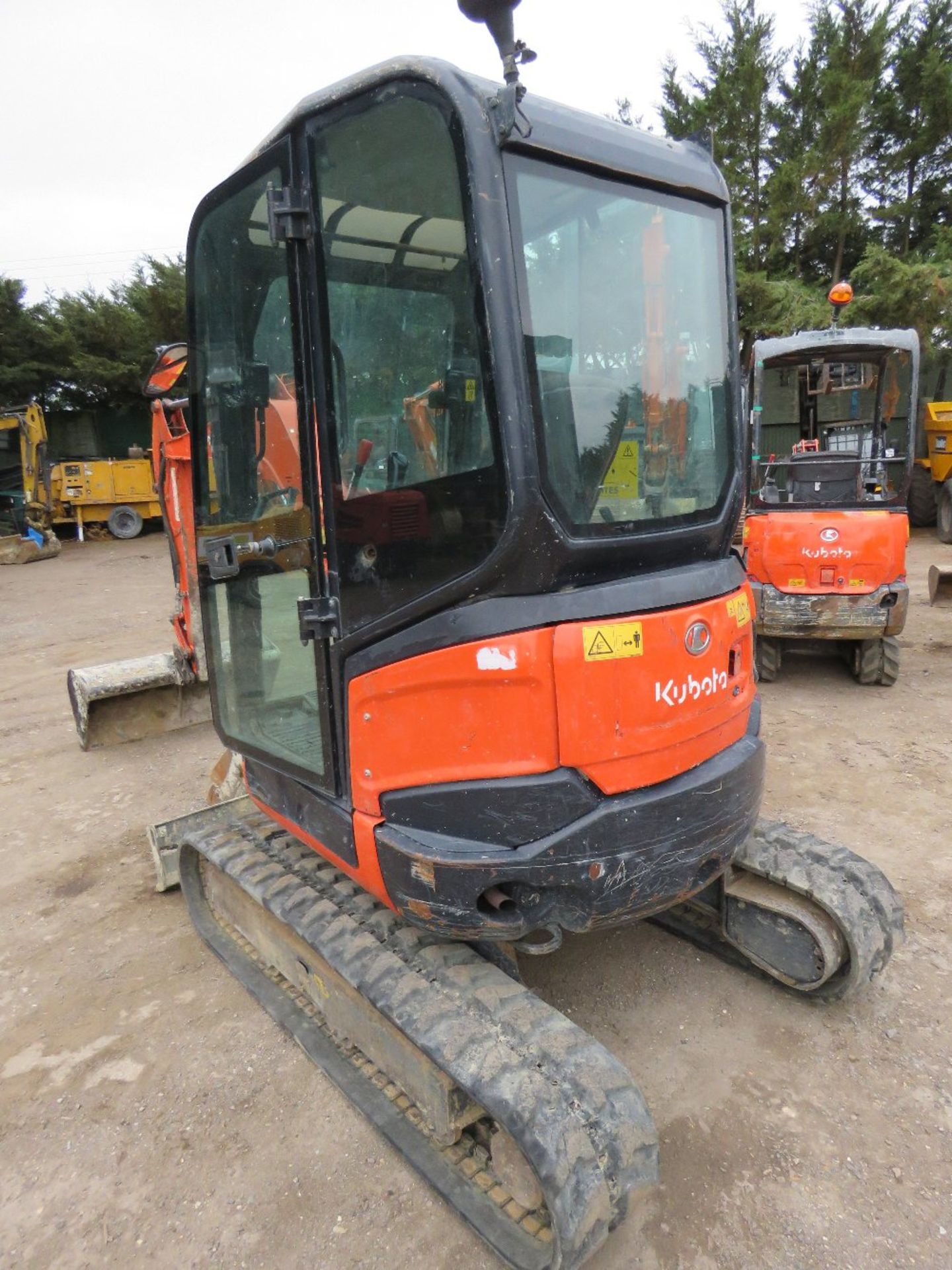 KUBOTA U27 ZERO TAIL SWING 2.7 TONNE TRACKED EXCAVATOR, YEAR 2014 BUILD. SUPPLIED WITH 3 X BUCKETS - Image 5 of 18