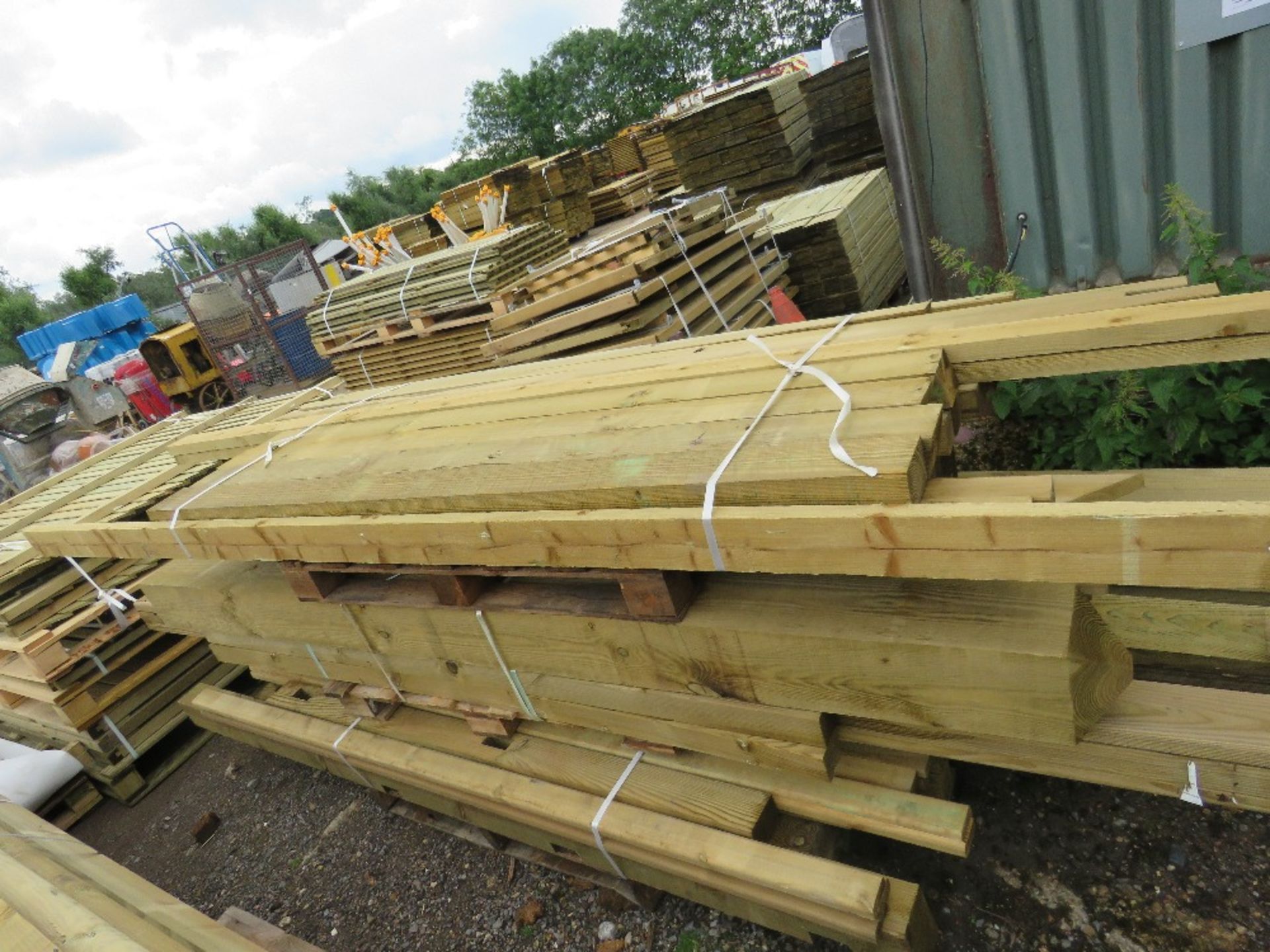 3 X PALLETS OF MIXED TIMBER POSTS AND TIMBERS, 2 - 3.6METRES APPROX - Image 2 of 5