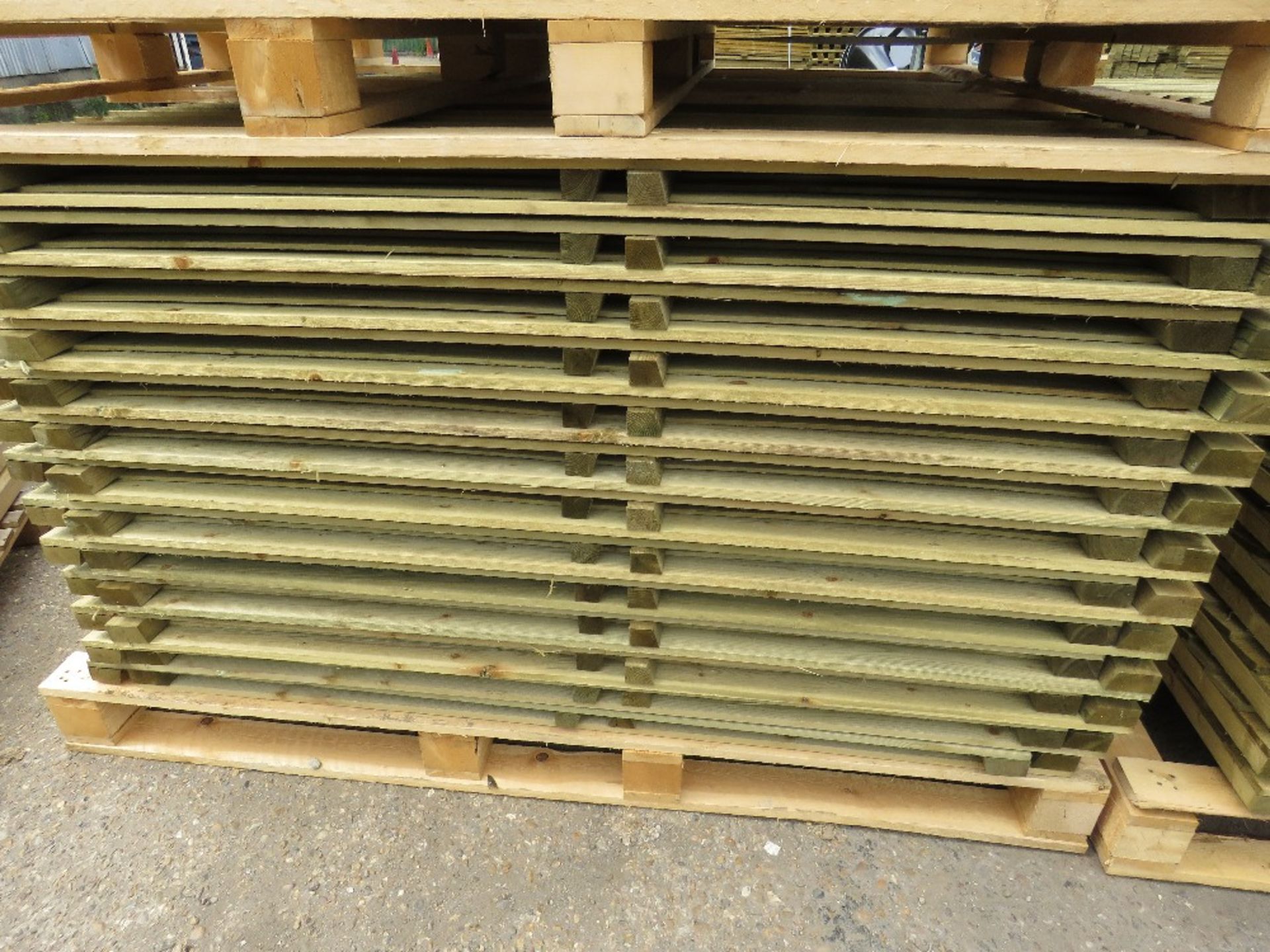 26 X FEATHER EDGE TIMBER FENCE PANELS 1.65M HEIGHT X 1.8M WIDTH