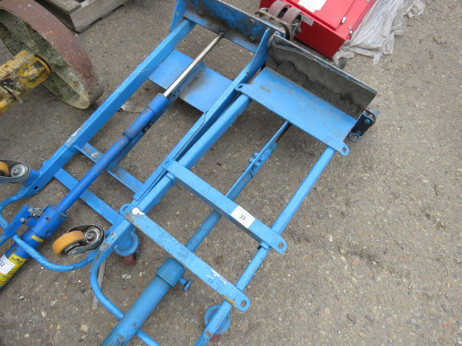 2no. Hydraulic lift sackbarrows - Image 2 of 2