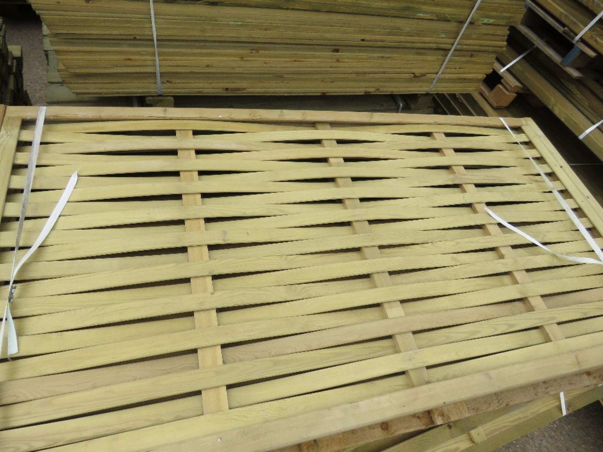 4 X WOVEN FENCE SLATTED PANELS, 1.8 X 0.9M APPROX