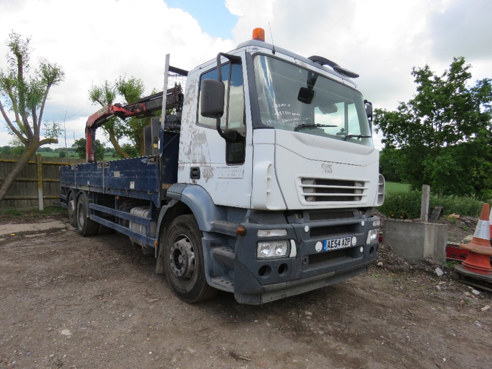 IVECO 6X2 DROP SIDE 26TONNE LORRY REG: AE54 AZP WITH REAR PALFINGER PK1200 CRANE AND BLOCK GRAB,