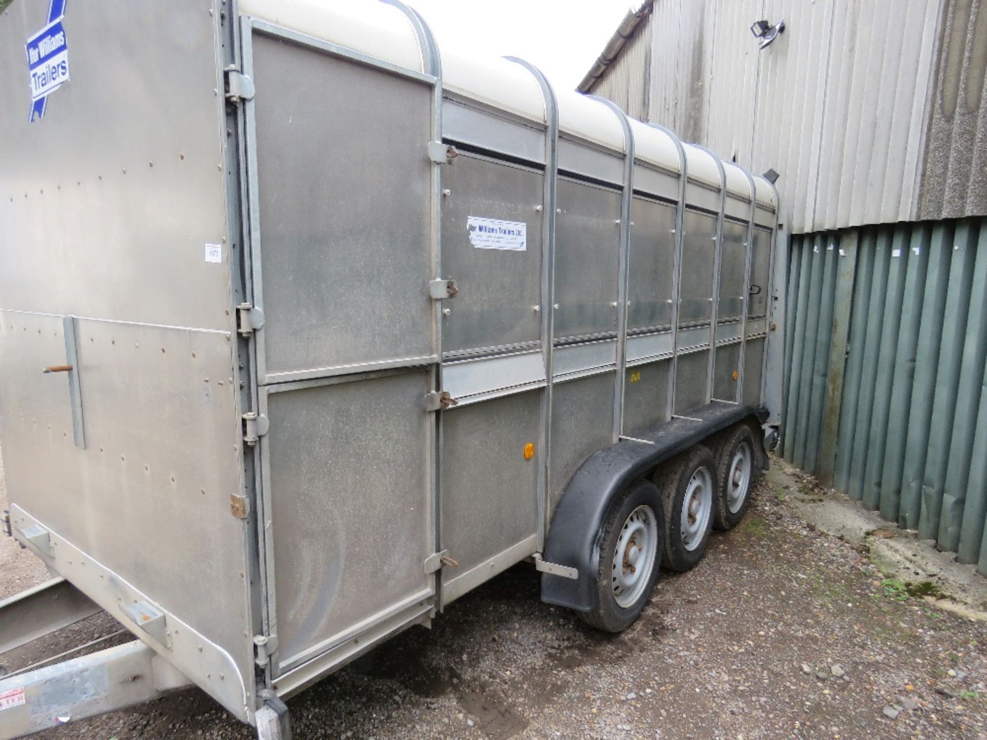 IFOR WILLIAMS TRIAXLE LIVESTOCK TRAILER C/W SHEEP DECKS - Image 7 of 9