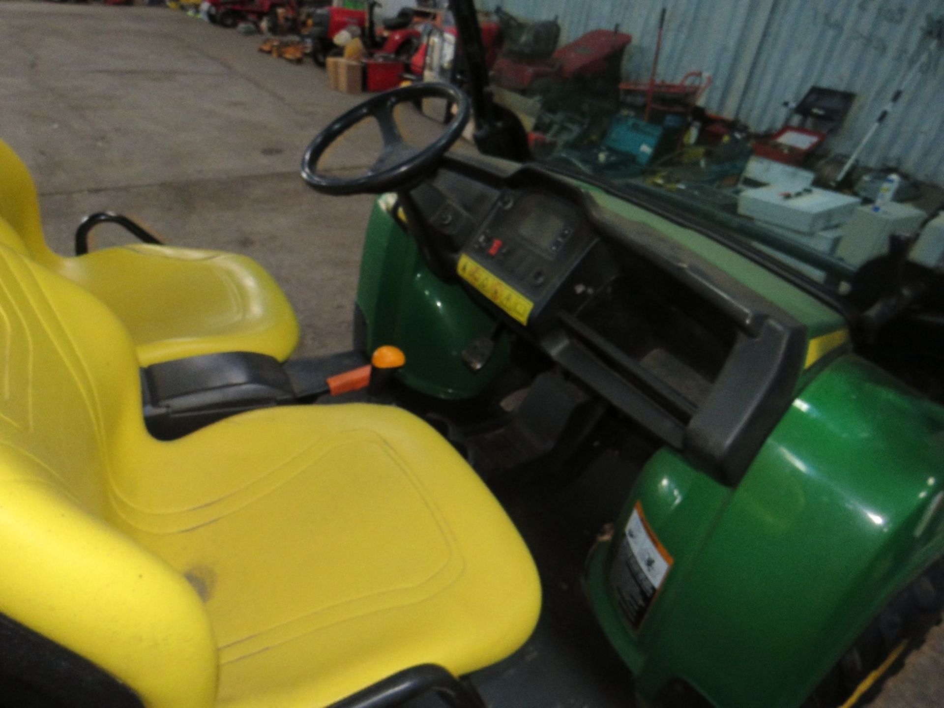 JOHN DEERE 855D GATOR YEAR 2013, REG:PY63 LZJ (LOG BOOK TO APPLY FOR) 1642 HOURS SHOWING. WHEN - Image 3 of 5