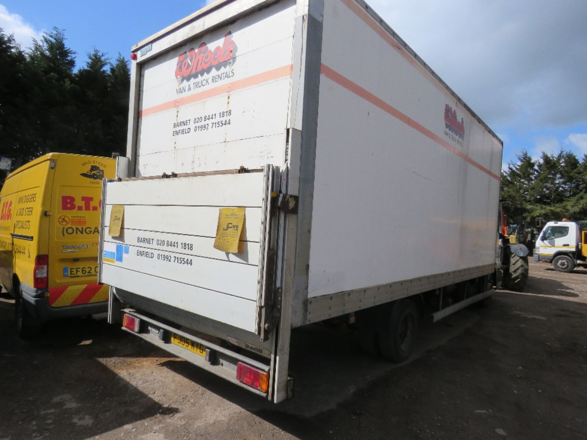 Iveco 75E17 Euro Cargo 7.5tonne box lorry with tail lift, reg. FJ05 WYG 308,575 REC KMS, WITH V5 - Image 5 of 6