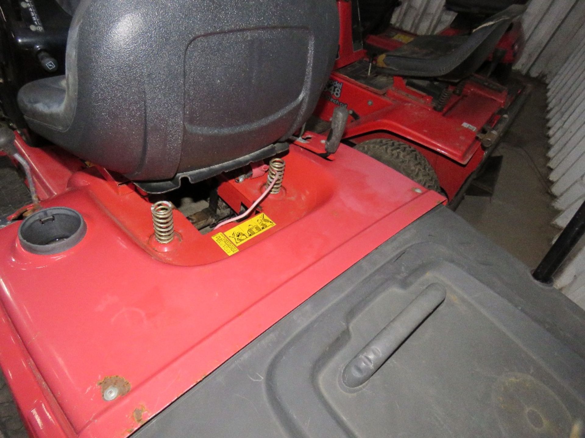MTD RIDE ON MOWER C/W COLLECTOR - Image 3 of 4