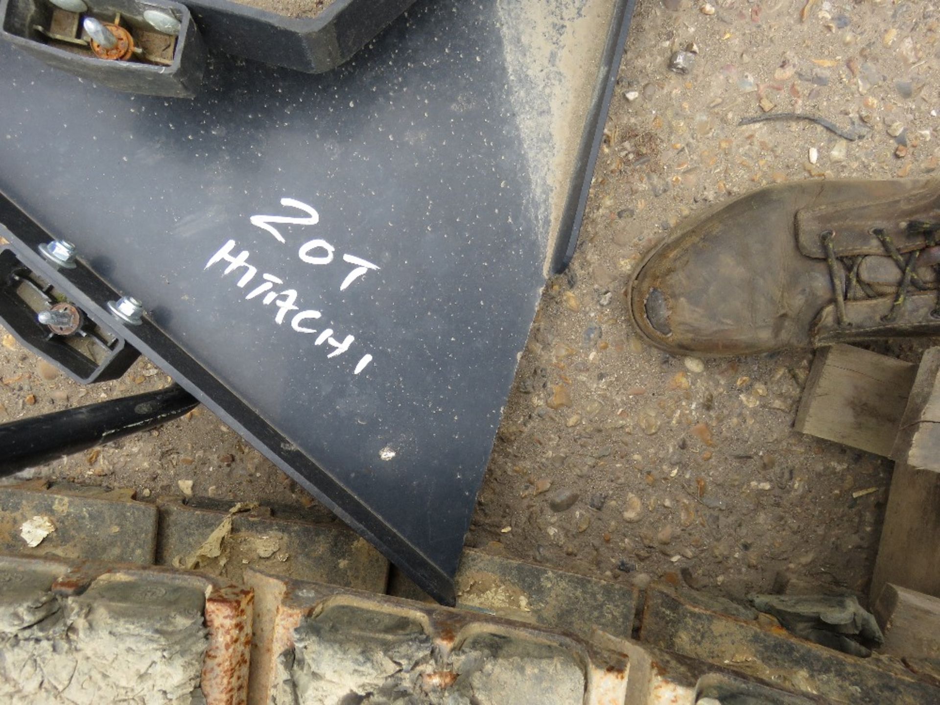 SET OF HITACHI 20TONNE EXCAVATOR CAB GUARDS - Image 2 of 3