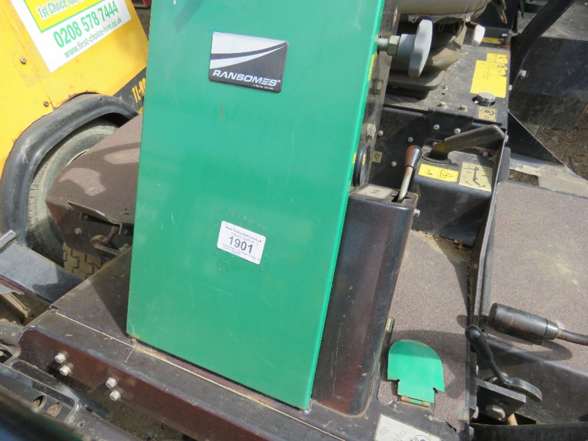 RANSOMES HIGHWAY 2130 4WD TRIPLE MOWER REG:SF08 PVU LOG BOOK TO APPLY FOR WHEN TESTED WAS SEEN TO - Image 2 of 7