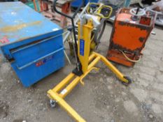 Barrel lifting trolley