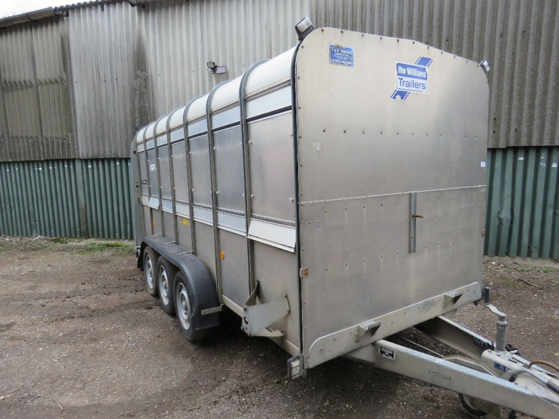 IFOR WILLIAMS TRIAXLE LIVESTOCK TRAILER C/W SHEEP DECKS