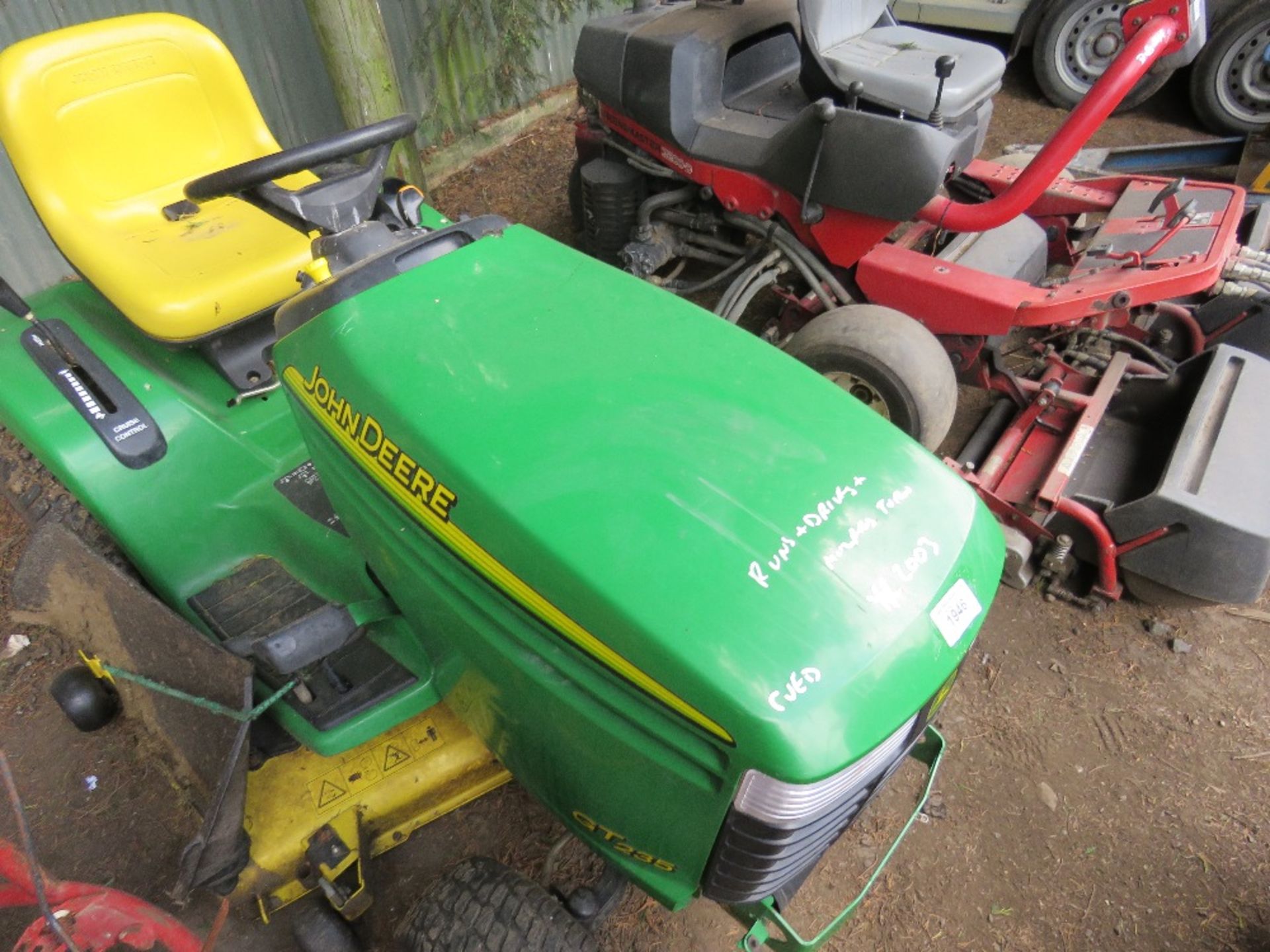 JOHN DEERE GT235 RIDE ON MOWER YR2003 WHEN TESTED WAS SEEN TO RUN AND DRIVE - Image 3 of 3