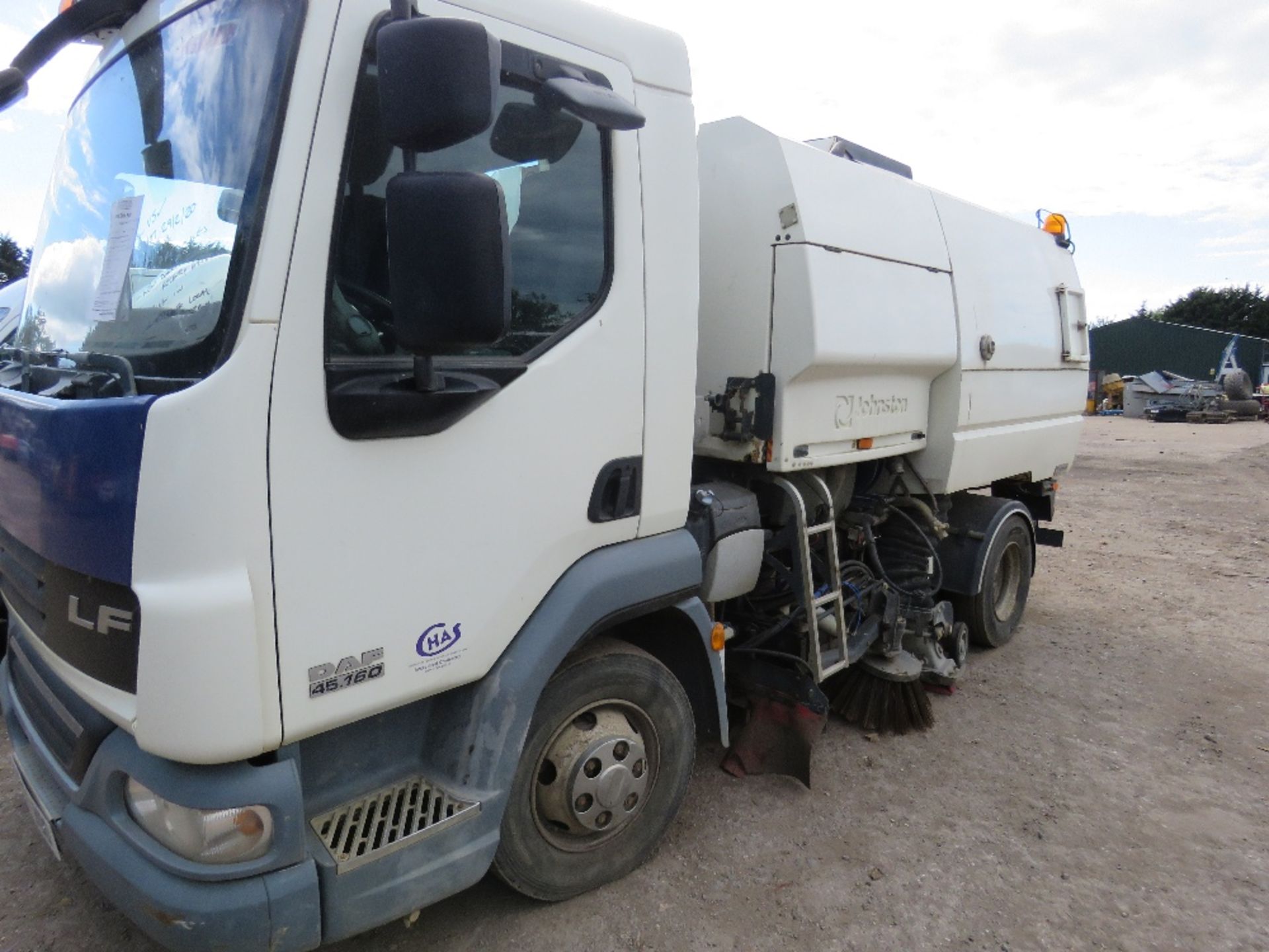DAF 45.160 Johnson sweeper, reg. AE57 BDO, 70,217 rec.miles, with V5. Direct ex local company.….... - Image 3 of 6