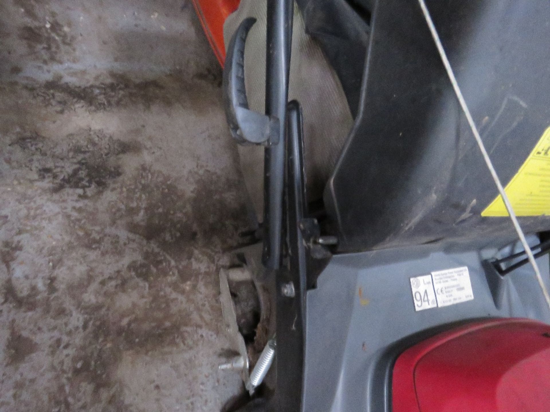 HONDA HRX426 MOWER C/W BAG - Image 4 of 5