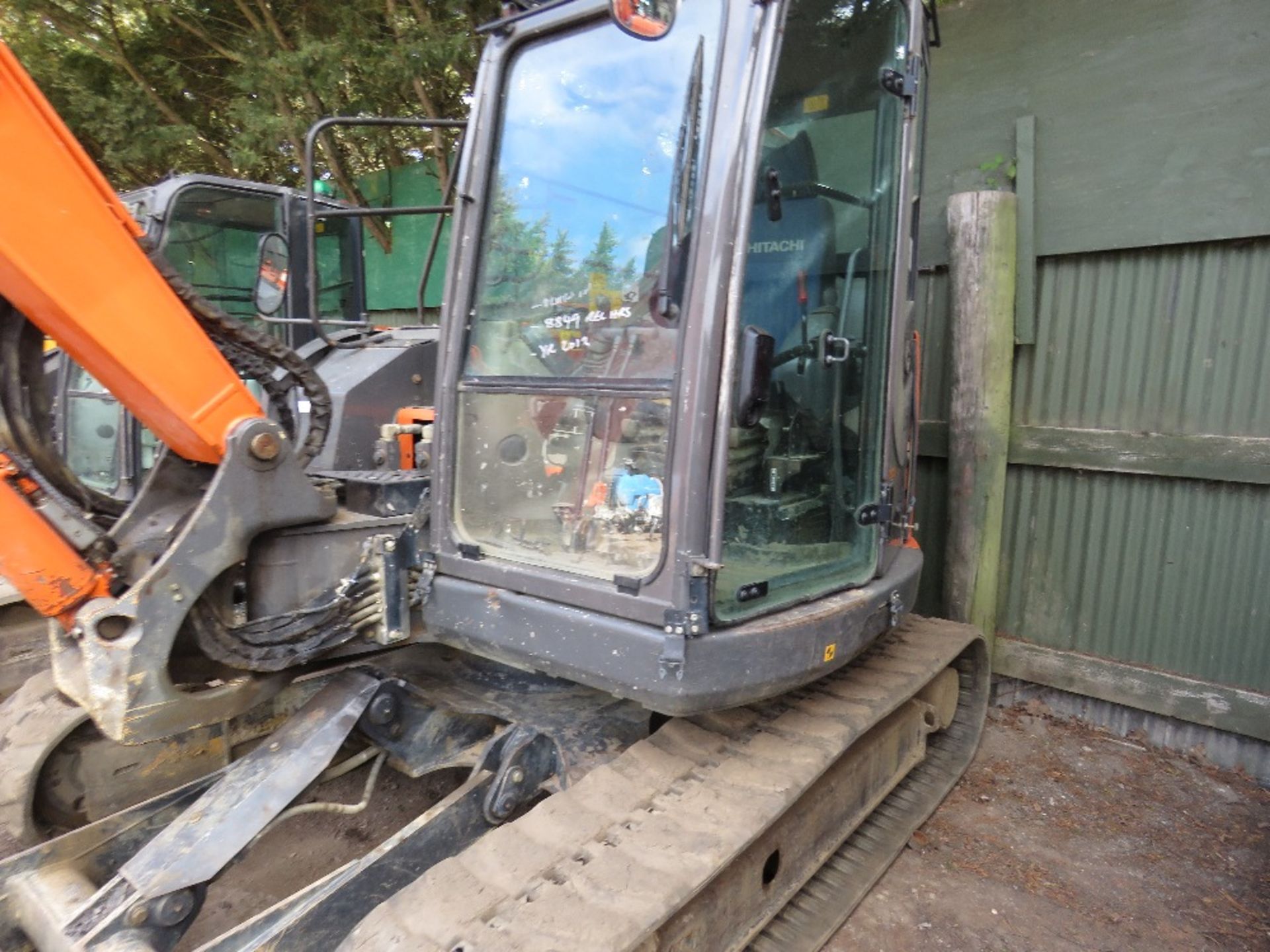 HITACHI ZAXIS 85-3 USB LC 8.5TONNE EXCAVATOR WITH 1NO. BUCKET, 8849 REC HRS, YEAR 2012, SN: - Image 5 of 7