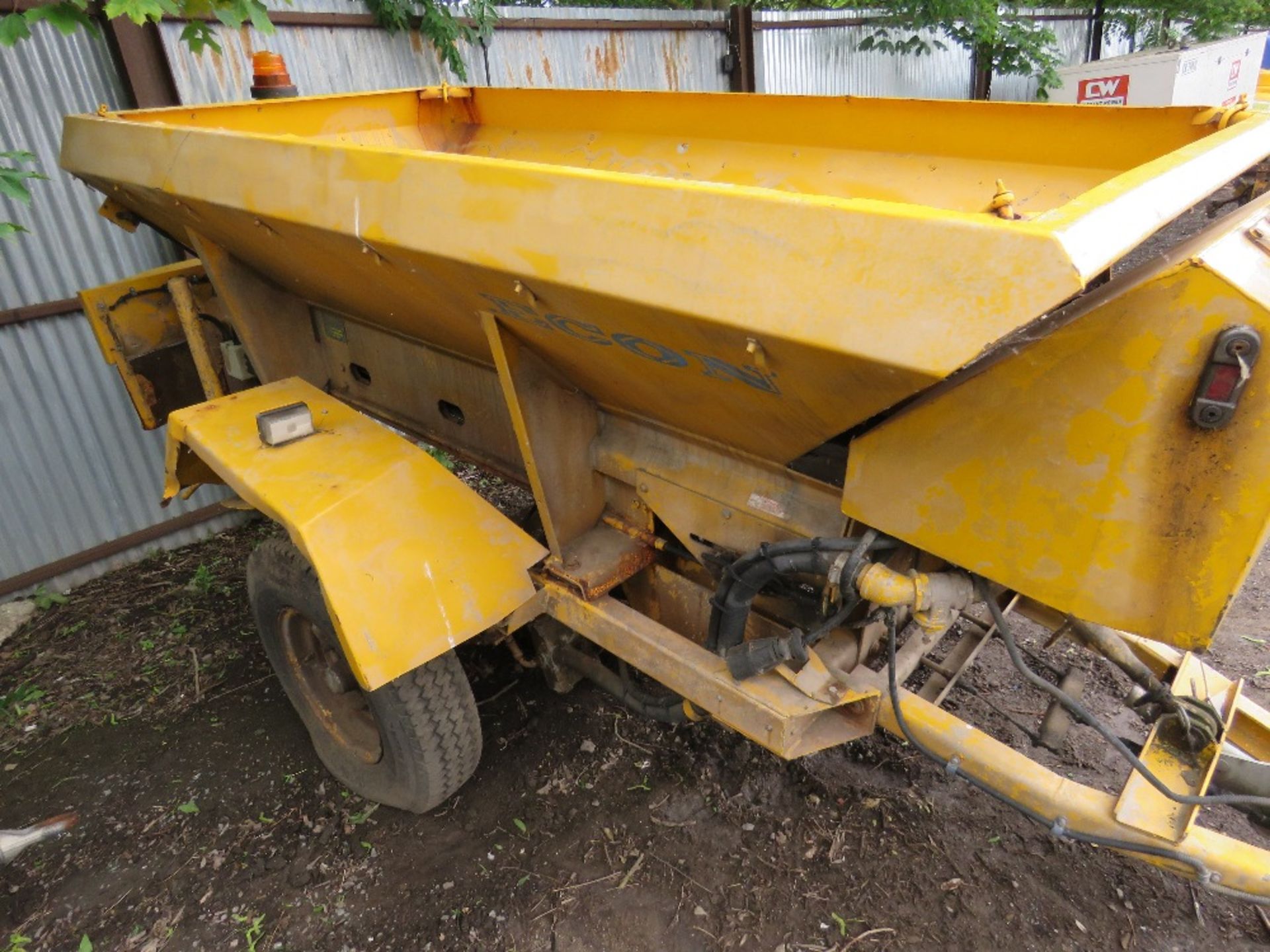 TOWED SALT SPREADER - Image 2 of 4